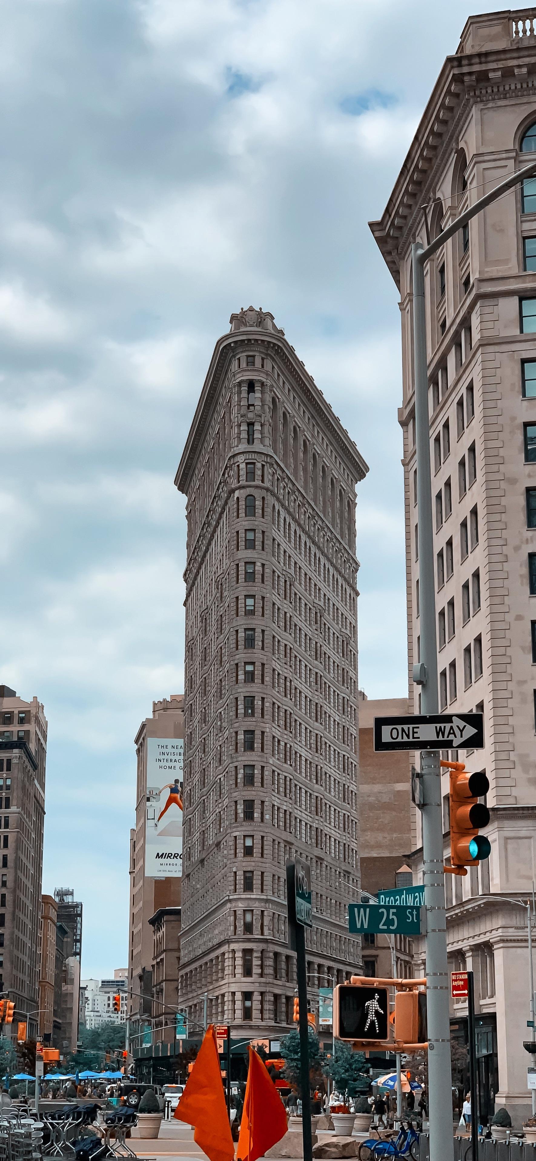 1770x3832 Flatiron in Manhattan taken on my iPhone Xs. iPhone X Wallpaper