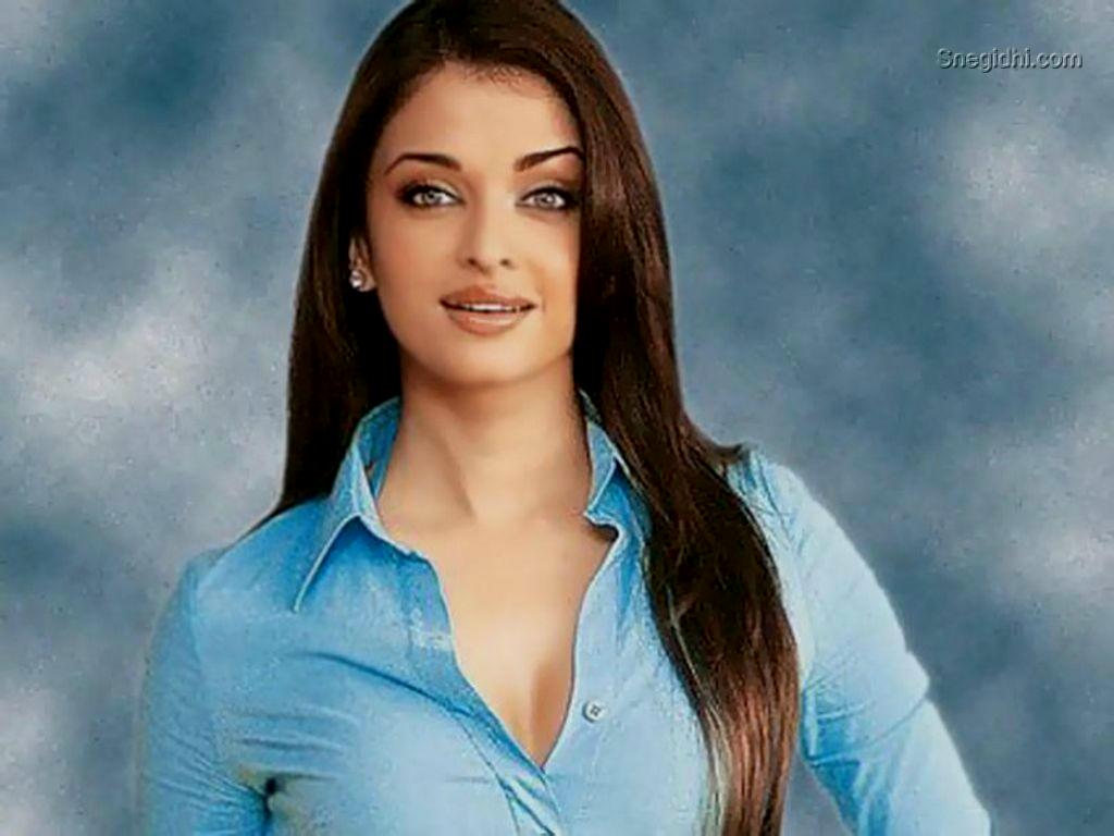 1024x768 Bollywood Actress Wallpaper Bollywood Actress Black
