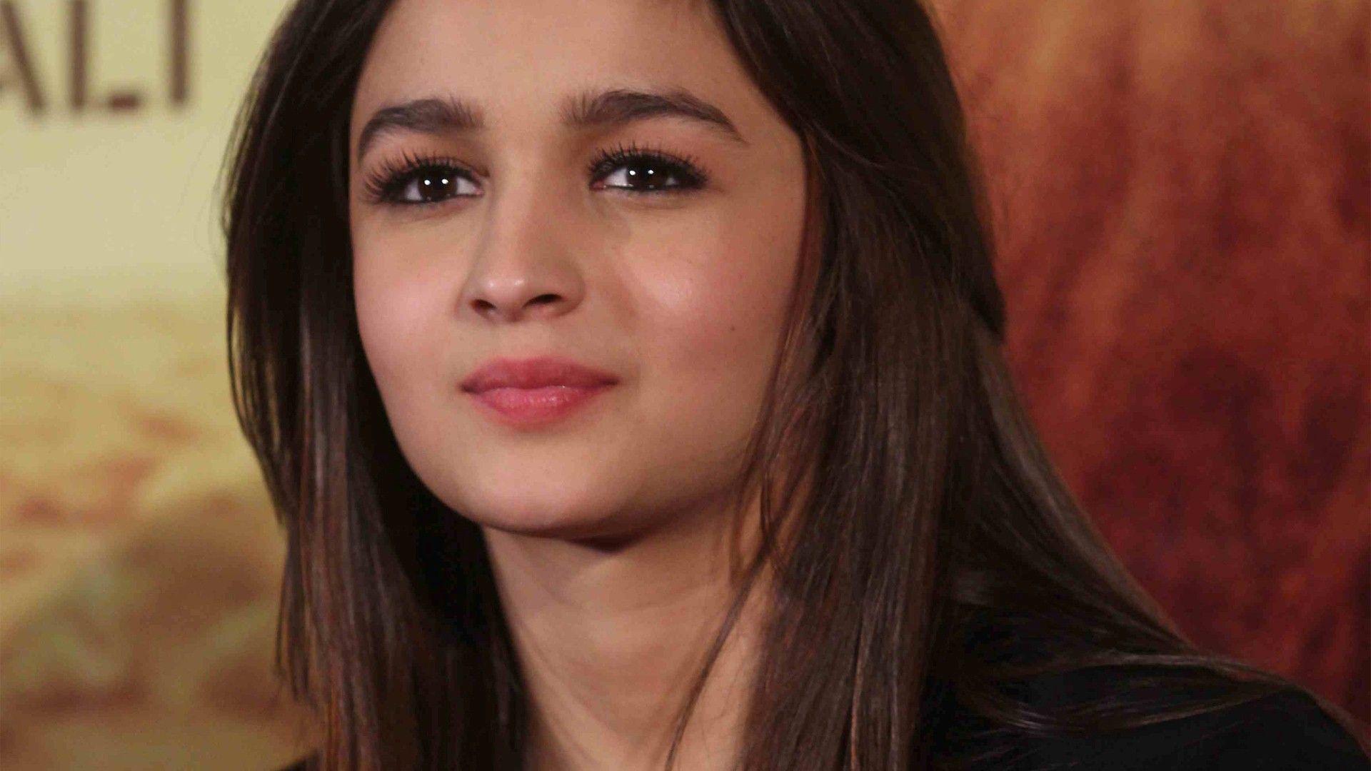 1920x1080 Pretty Cute Alia Bhatt Bollywood Celebrity Wallpaper
