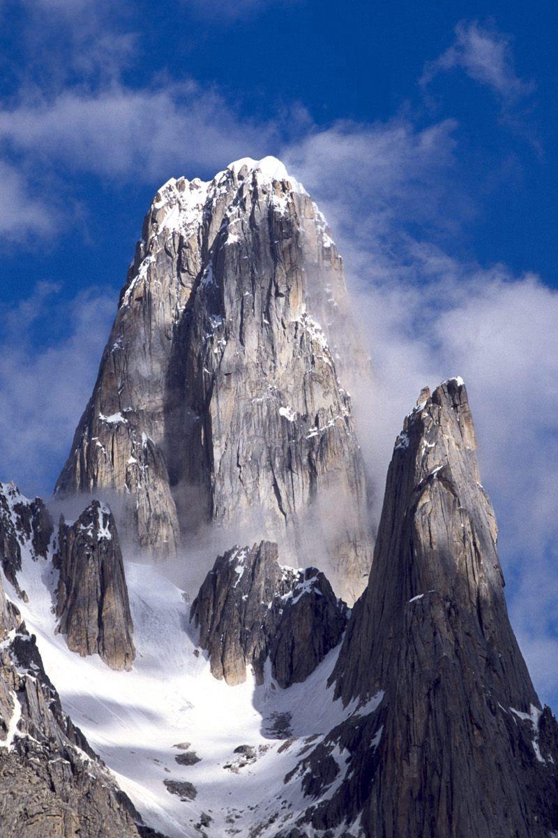 800x1200 Download Wallpaper 800x1200 Pakistan, Mountain, Top, Rock, Clouds Iphone 4s 4 For Parallax HD Background