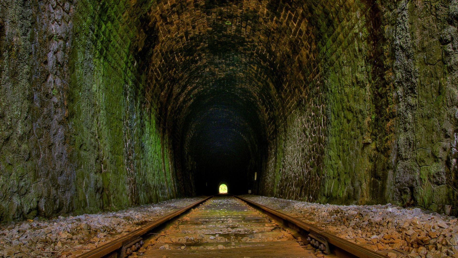 1920x1080 The silent tunnel MacBook Air Wallpaper Download