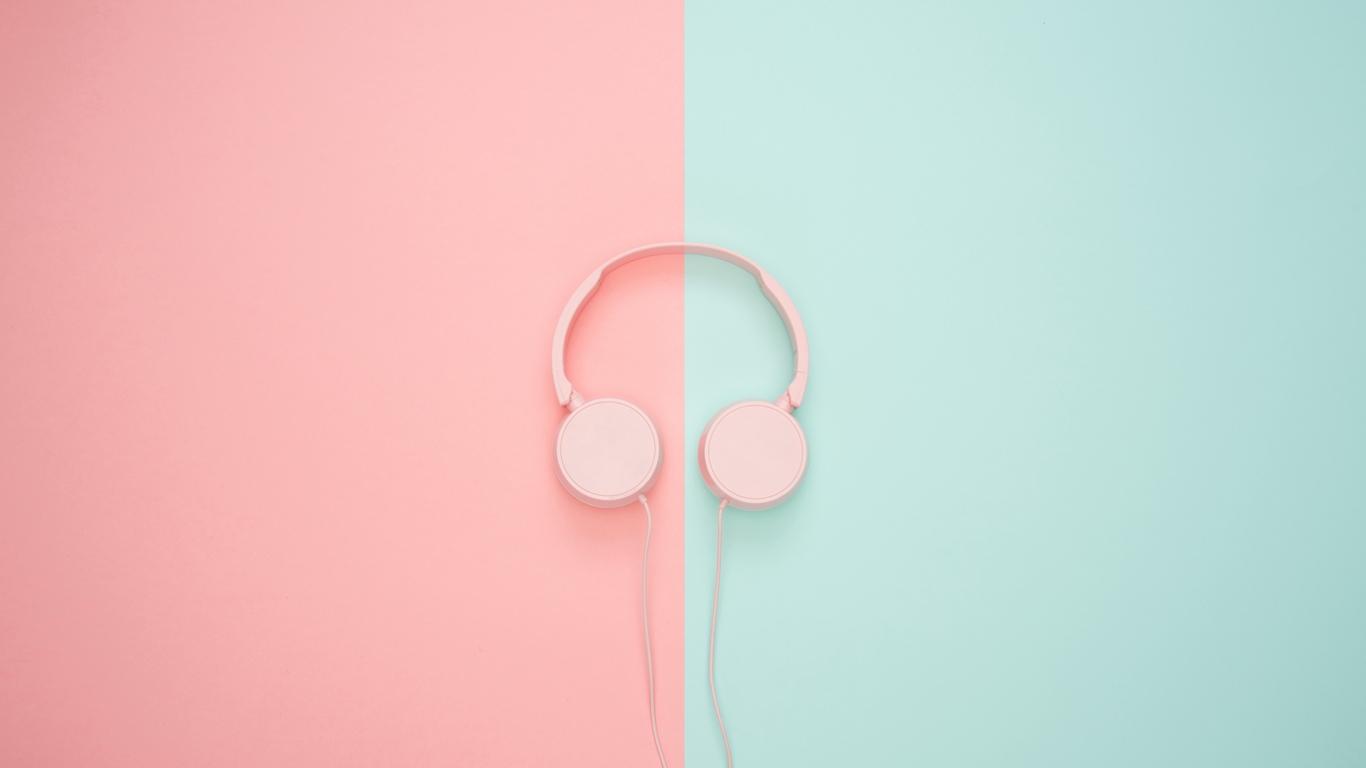 1366x768 Pink Laptop Wallpaper (1366x768)