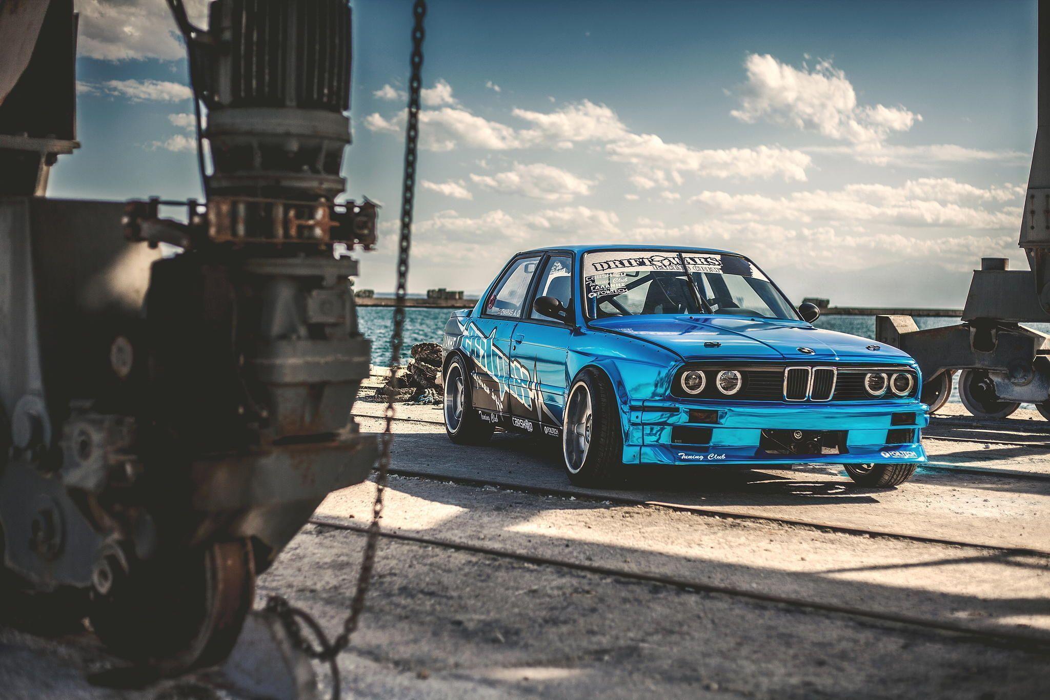 2048x1366 BMW E30 Wallpaper