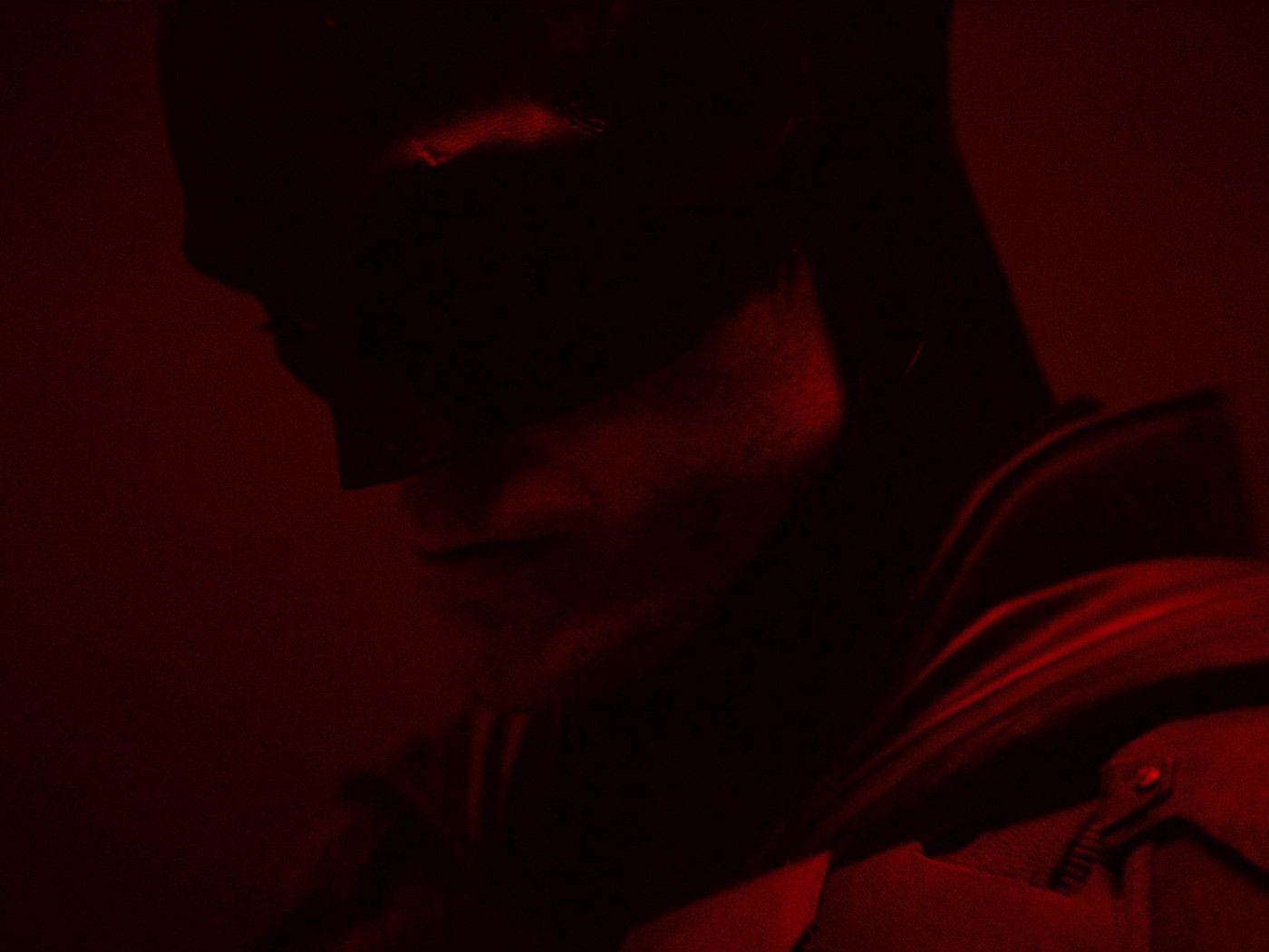 1400x1050 Robert Pattinson's Batman revealed in new teaser video