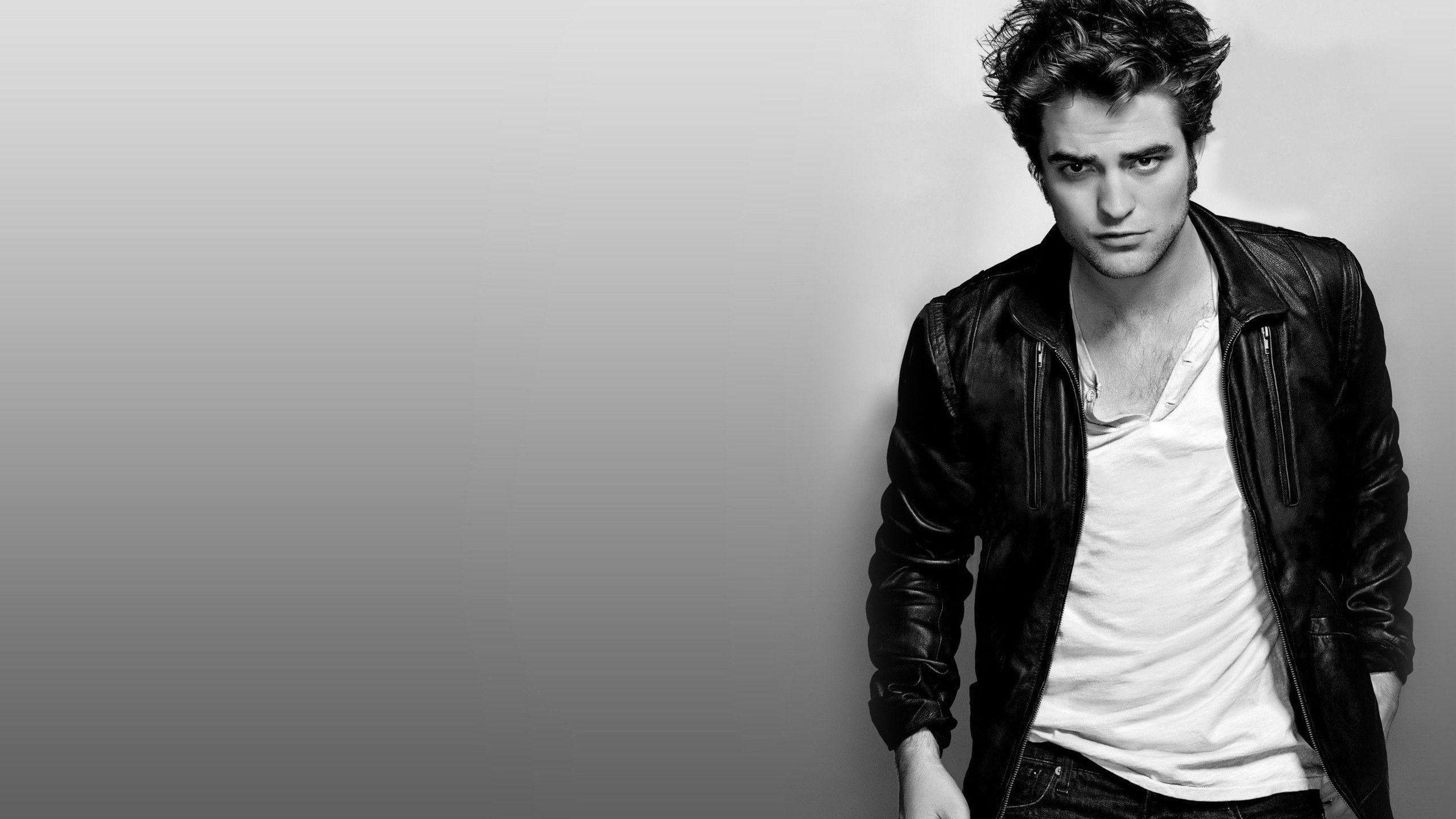 2560x1440 Robert Pattinson, the next Batman is dropping out of The Souvenir