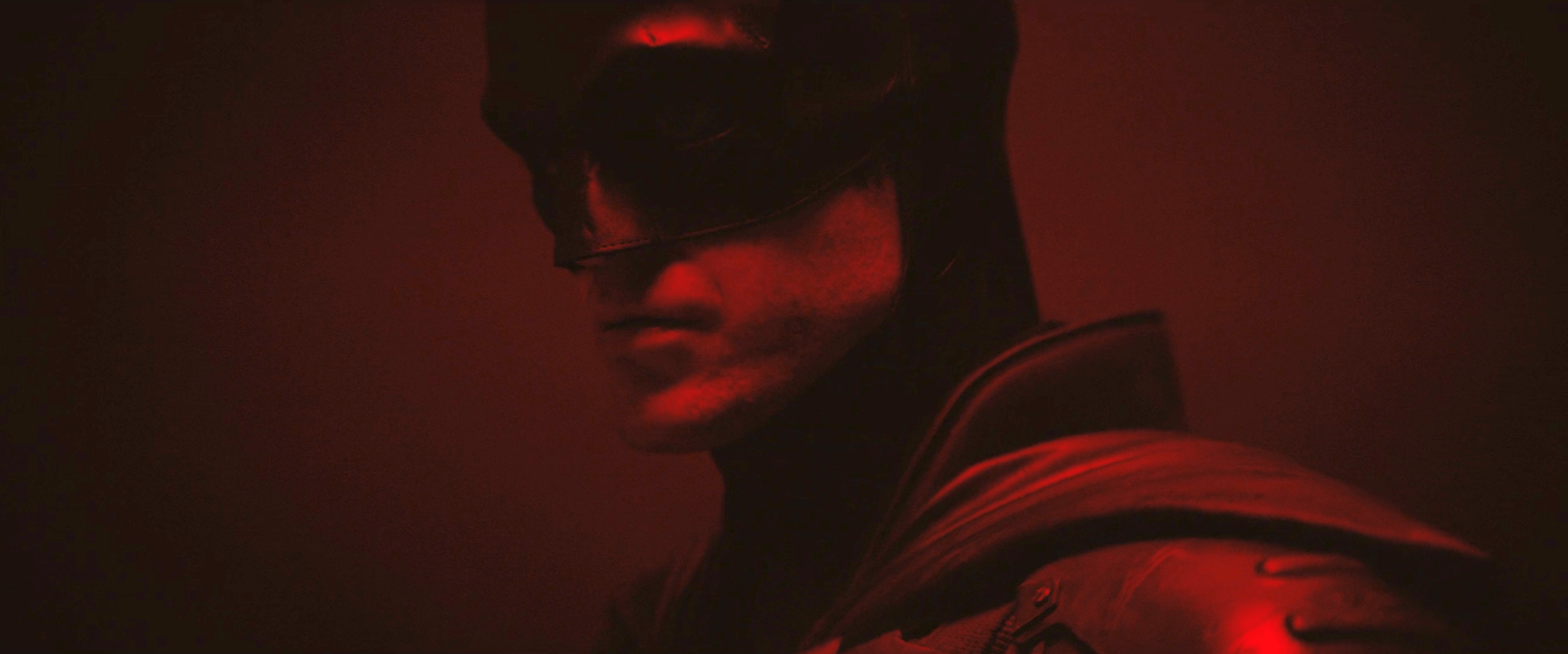2557x1068 Robert Pattinson's 'The Batman' Bat Suit Is Here And Looks