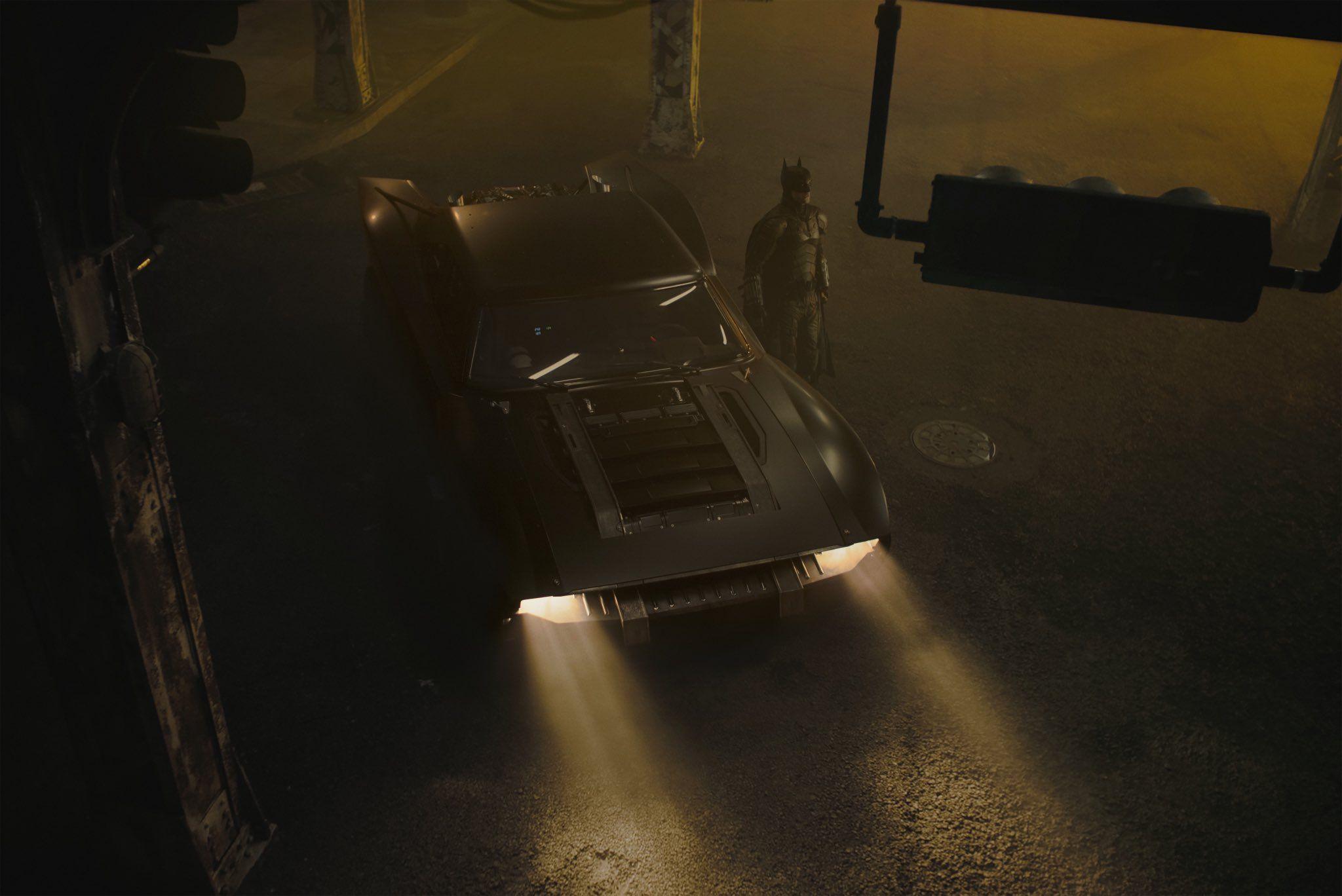 2048x1368 The Batmobile Will Look Like a Car Again in Robert Pattinson's