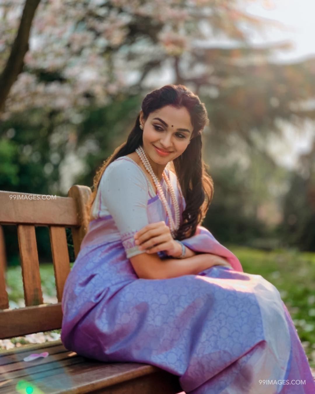 1080x1350 Andrea Jeremiah Wallpaper