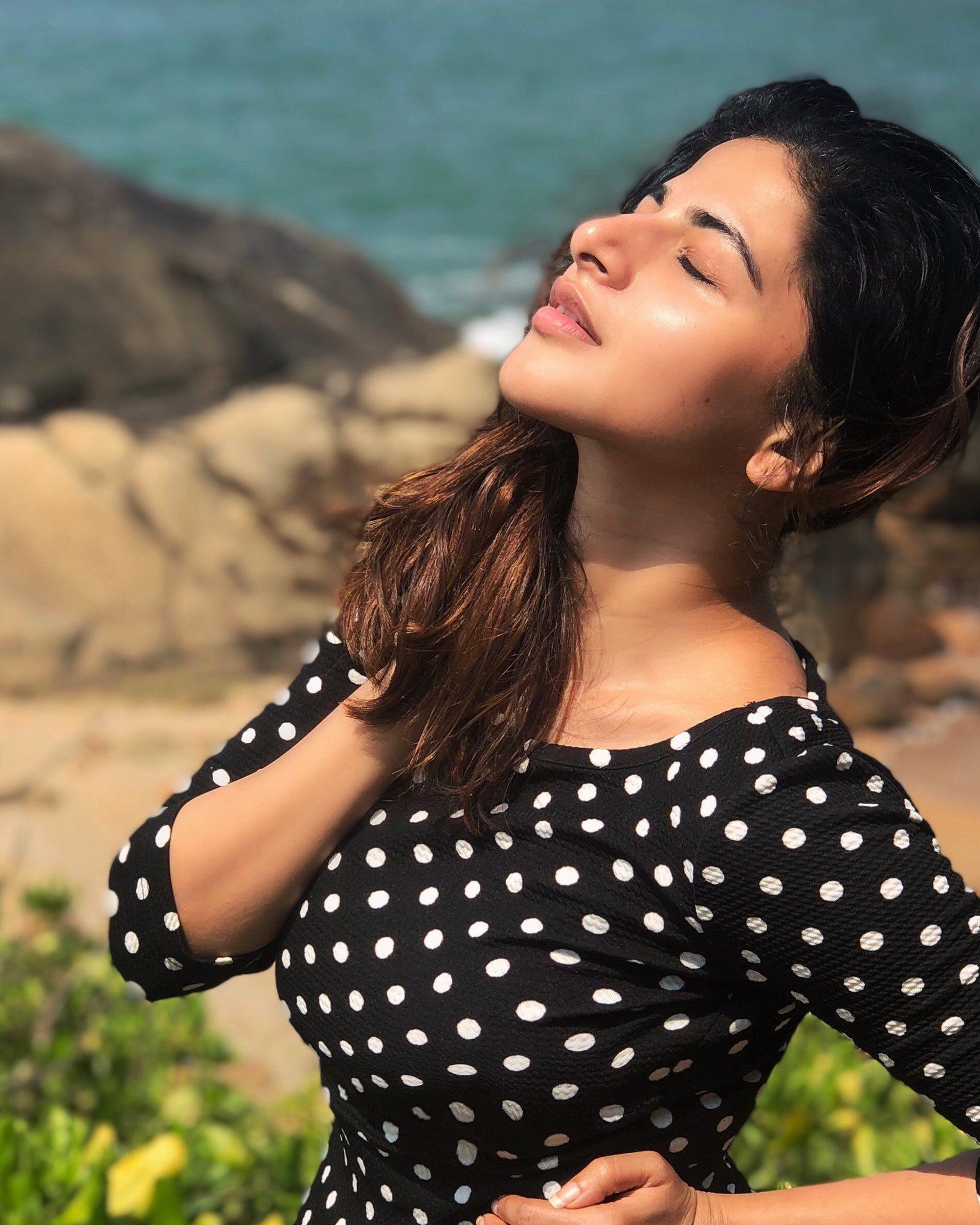 1638x2048 Iswarya Menon Photo [HD]: Latest Image, Picture, Stills of Iswarya Menon