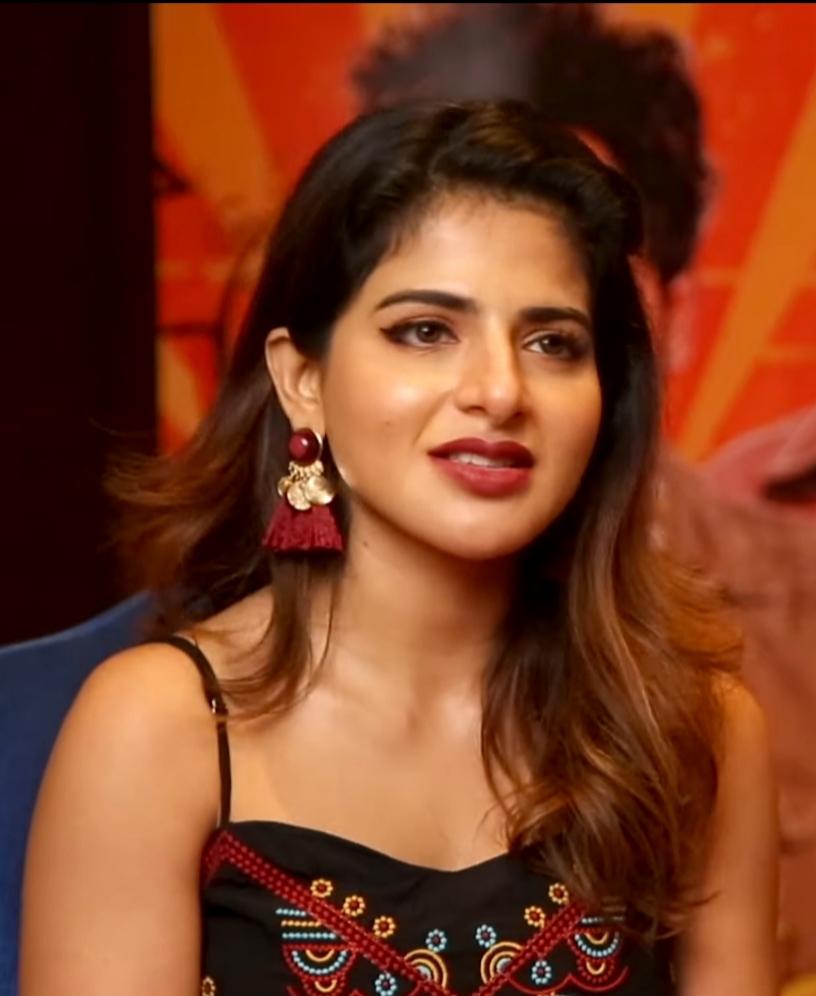 816x996 Iswarya Menon Age, Height, Weight, Size, DOB, Husband, Family, Biography