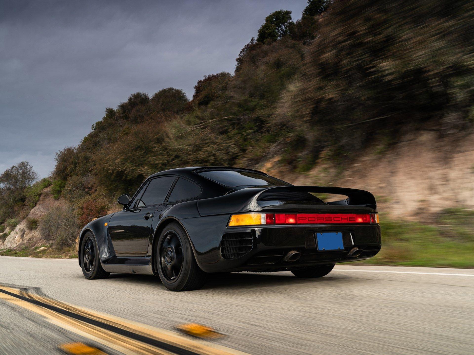 1920x1440 This Porsche 959 is packed with tech, and custom touches