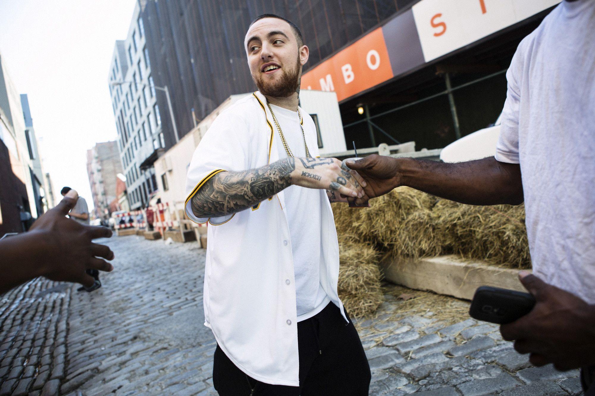 2000x1333 Mac Miller Wallpaper
