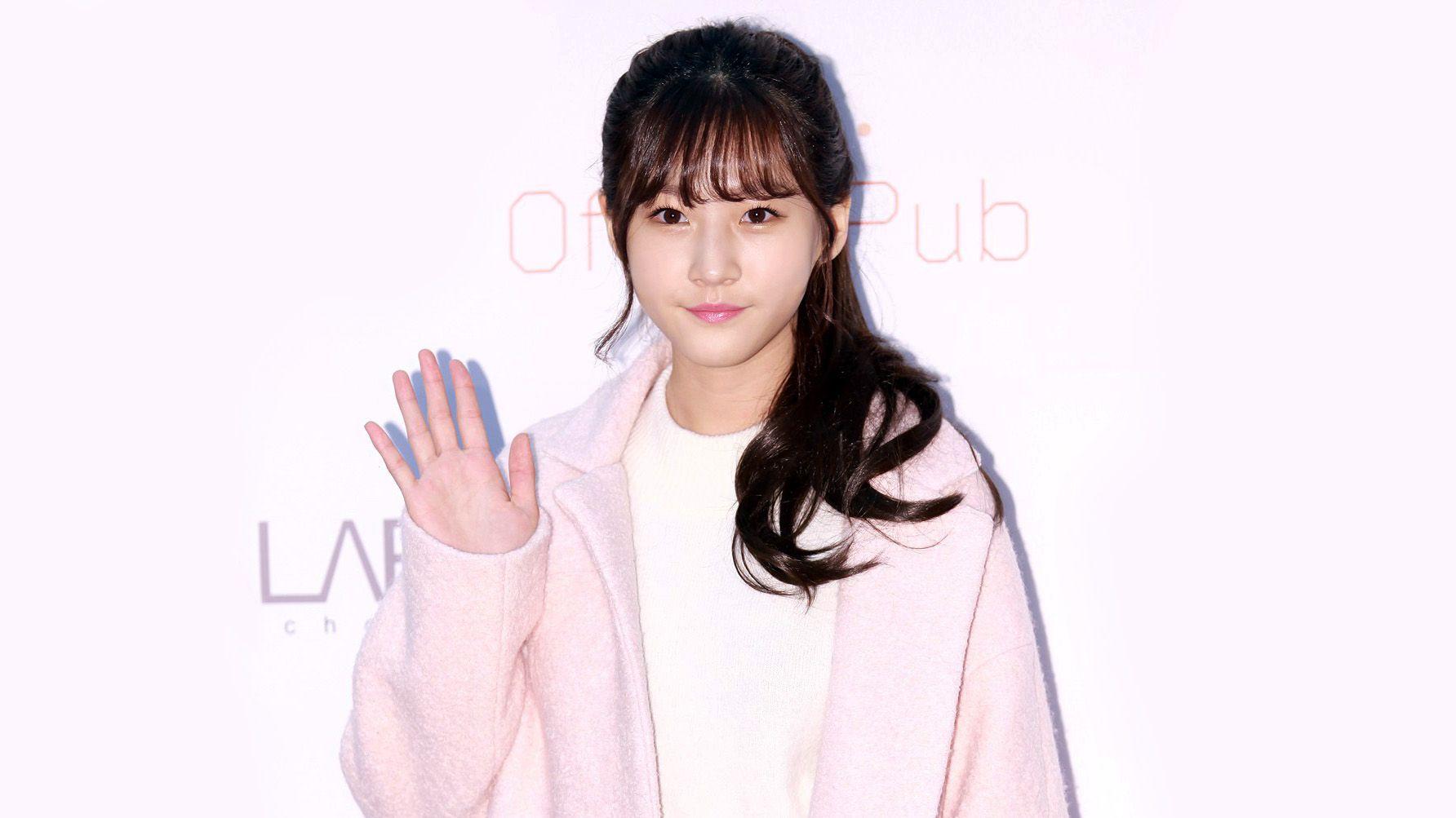 1784x1003 Cute Kim Sae Ron Wallpaper