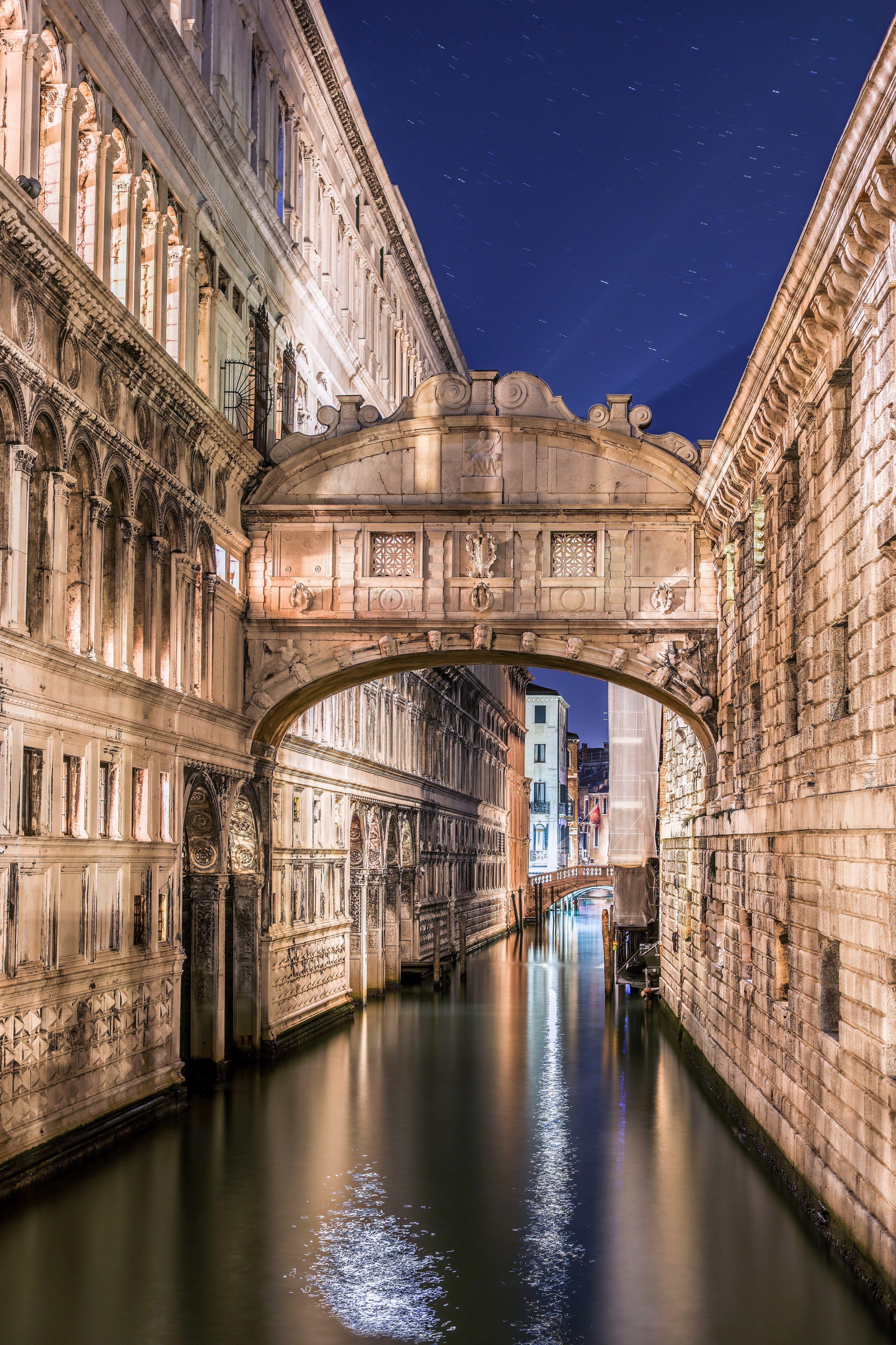 3840x5760 Wallpaper / metropolitan city of venice italy 4k wallpaper