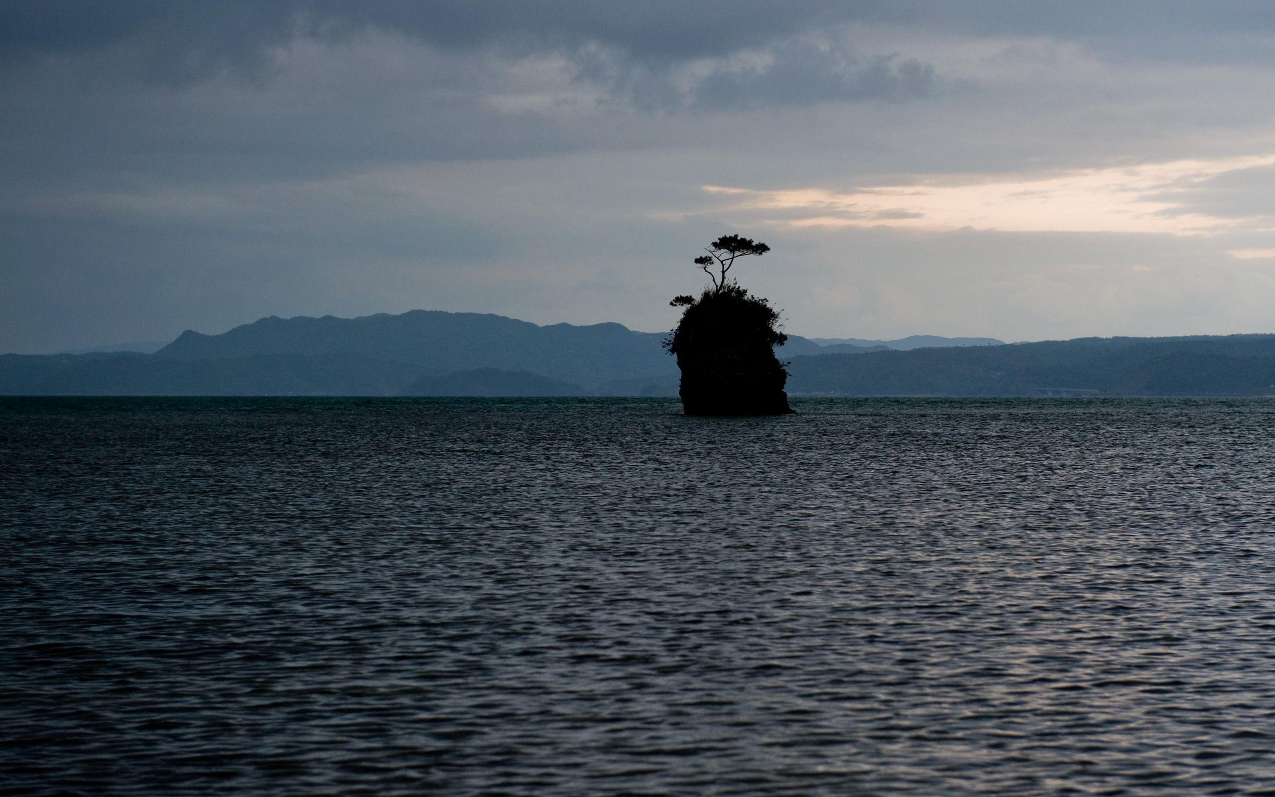 2560x1600 Jeffrey Friedl's Blog Lonely Island in Okinawa Desktop Background