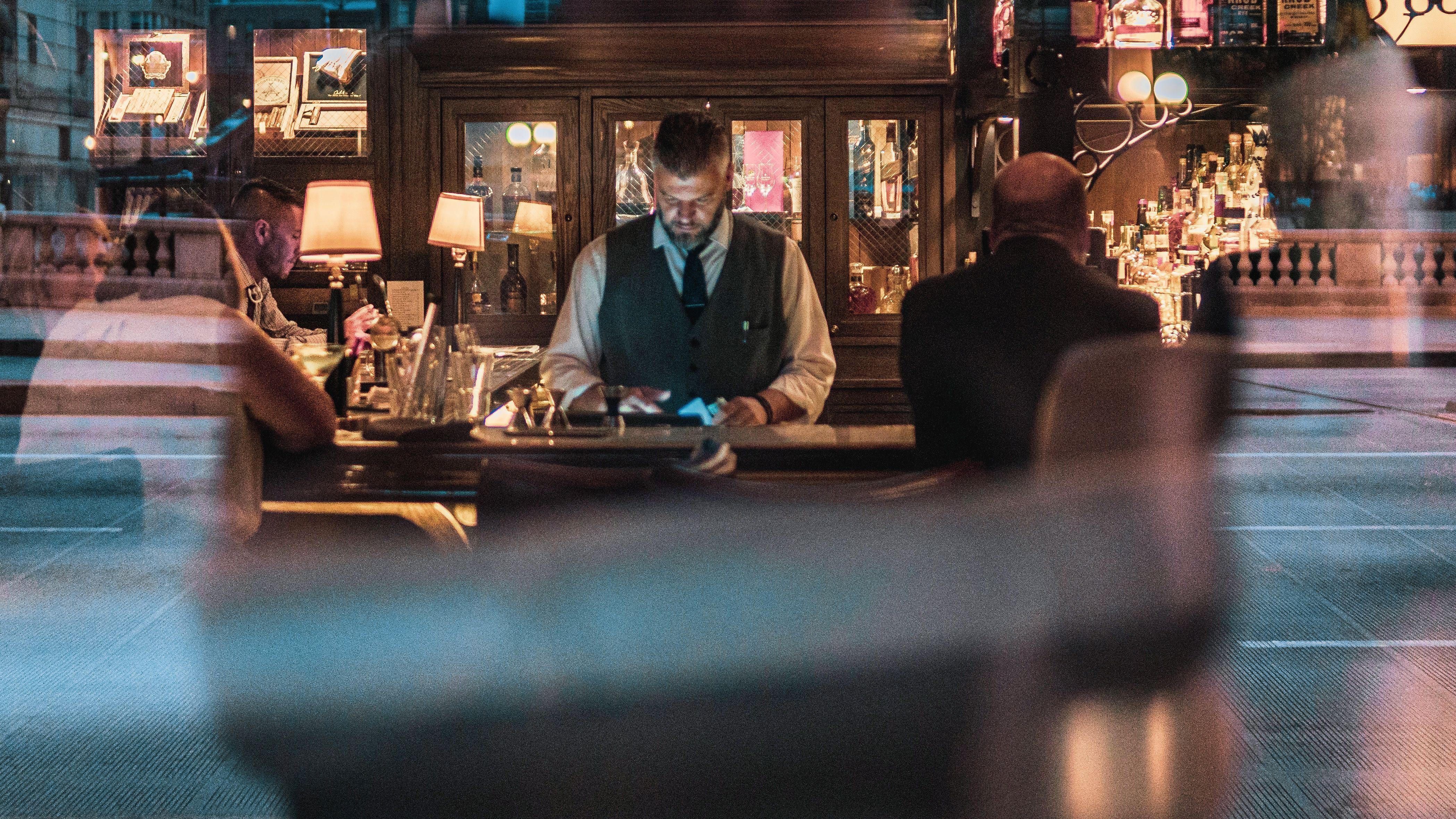 4195x2359 ITAP of a bartender through a window. #photo #background #editor #wallpaper #photohd #photonew #photobackground. Photo background editor, Photo background, Photo
