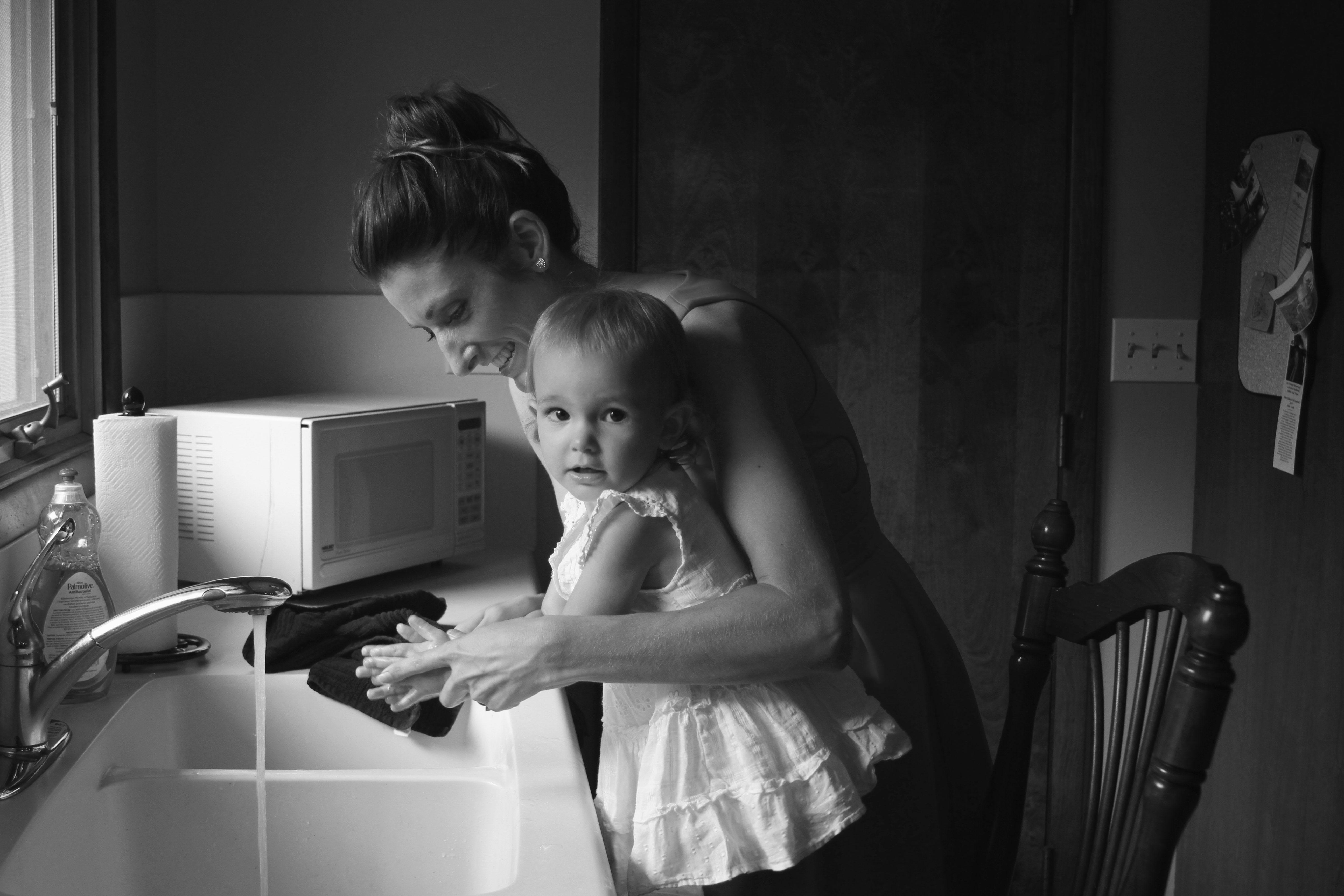 5184x3456 Grayscale Photography of Mother and Child wallpaper