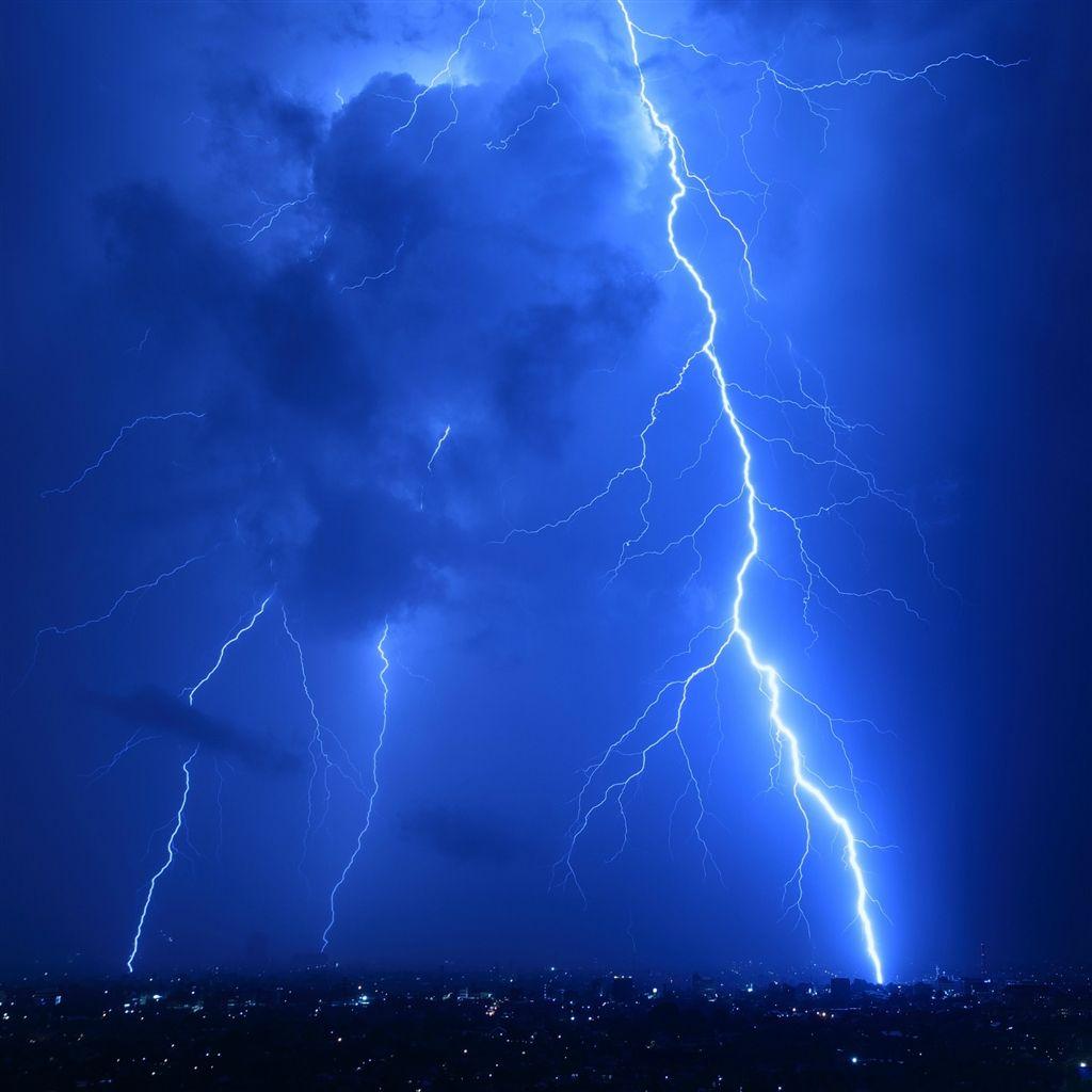 1024x1024 Cool Lightning Strikes iPad Air Wallpaper Free Download