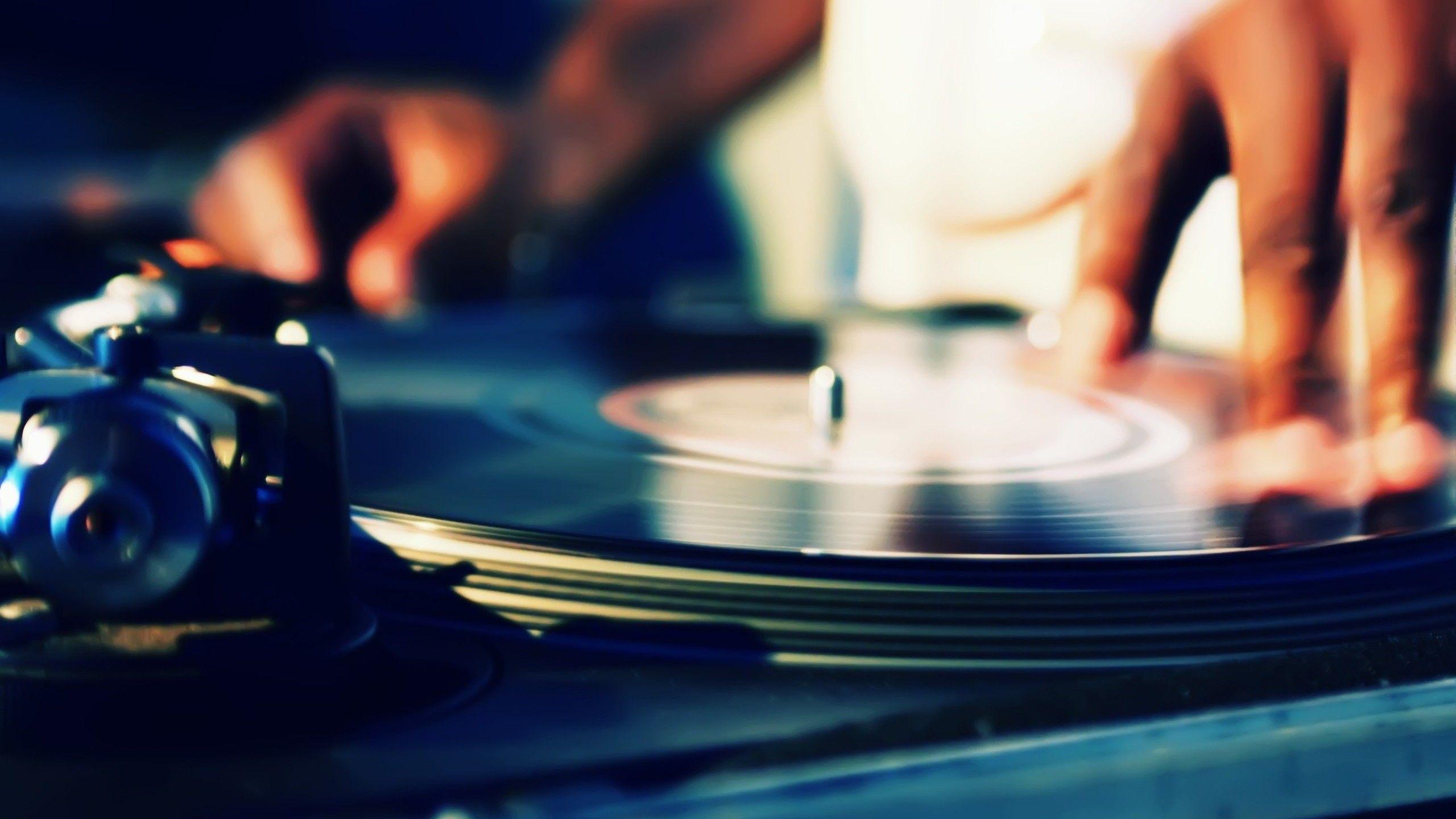 2560x1440 Dj Wallpaper