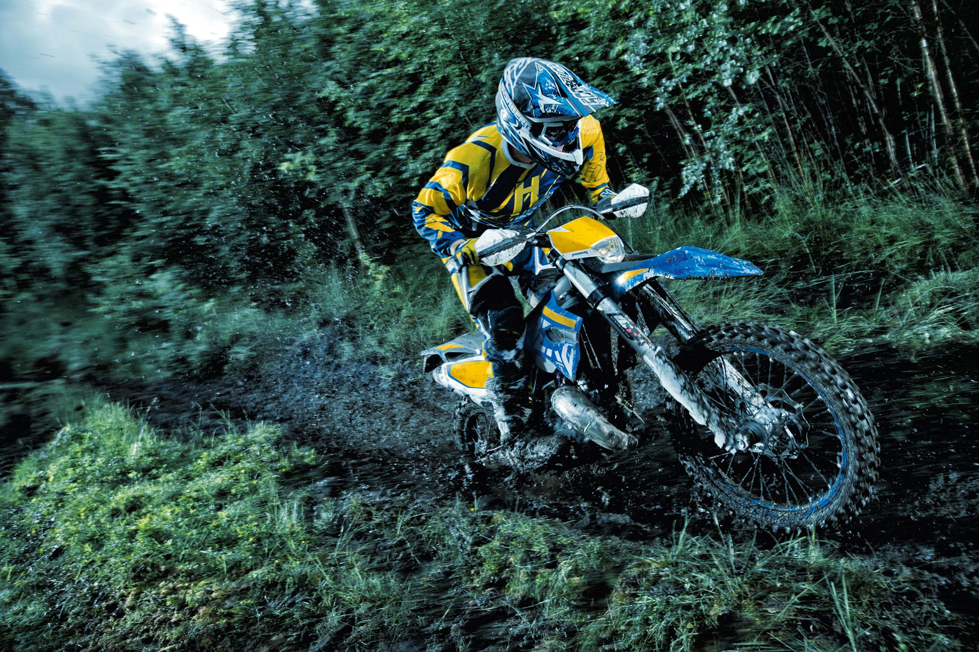 2013x1340 Dirt Bike Background