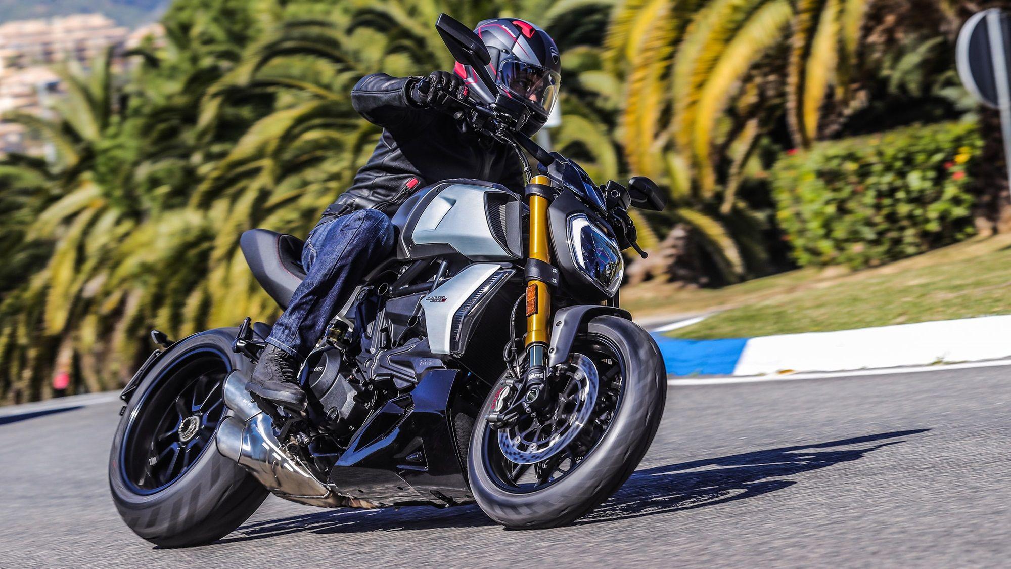 2000x1125 Ducati Diavel 1260 and 1260 S launched and priced from 17.70 lakh. IAMABIKER Motorcycle!