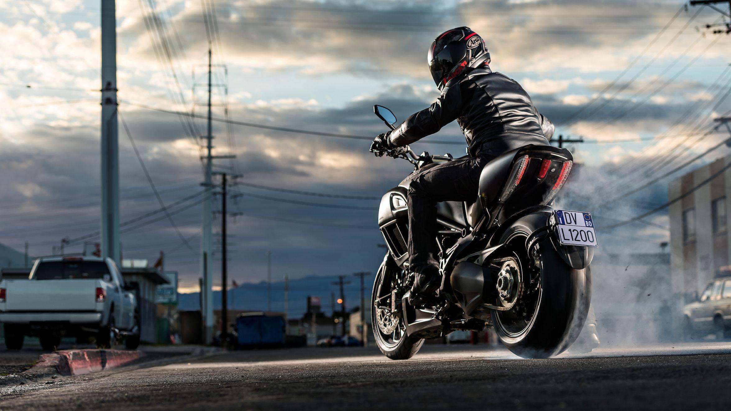 2352x1323 2018 Ducati Diavel