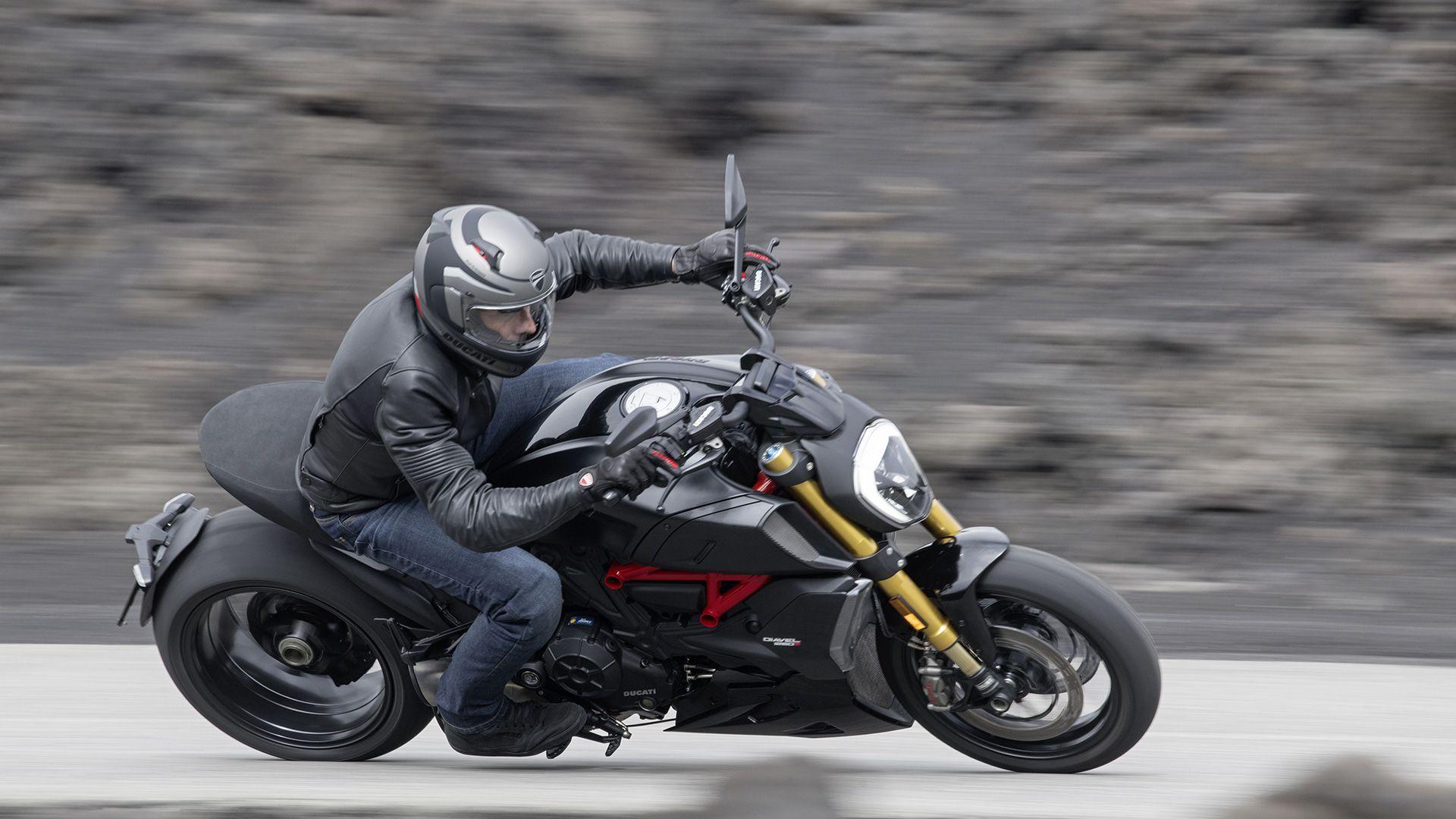 1920x1080 Ducati Diavel 1260 and 1260S
