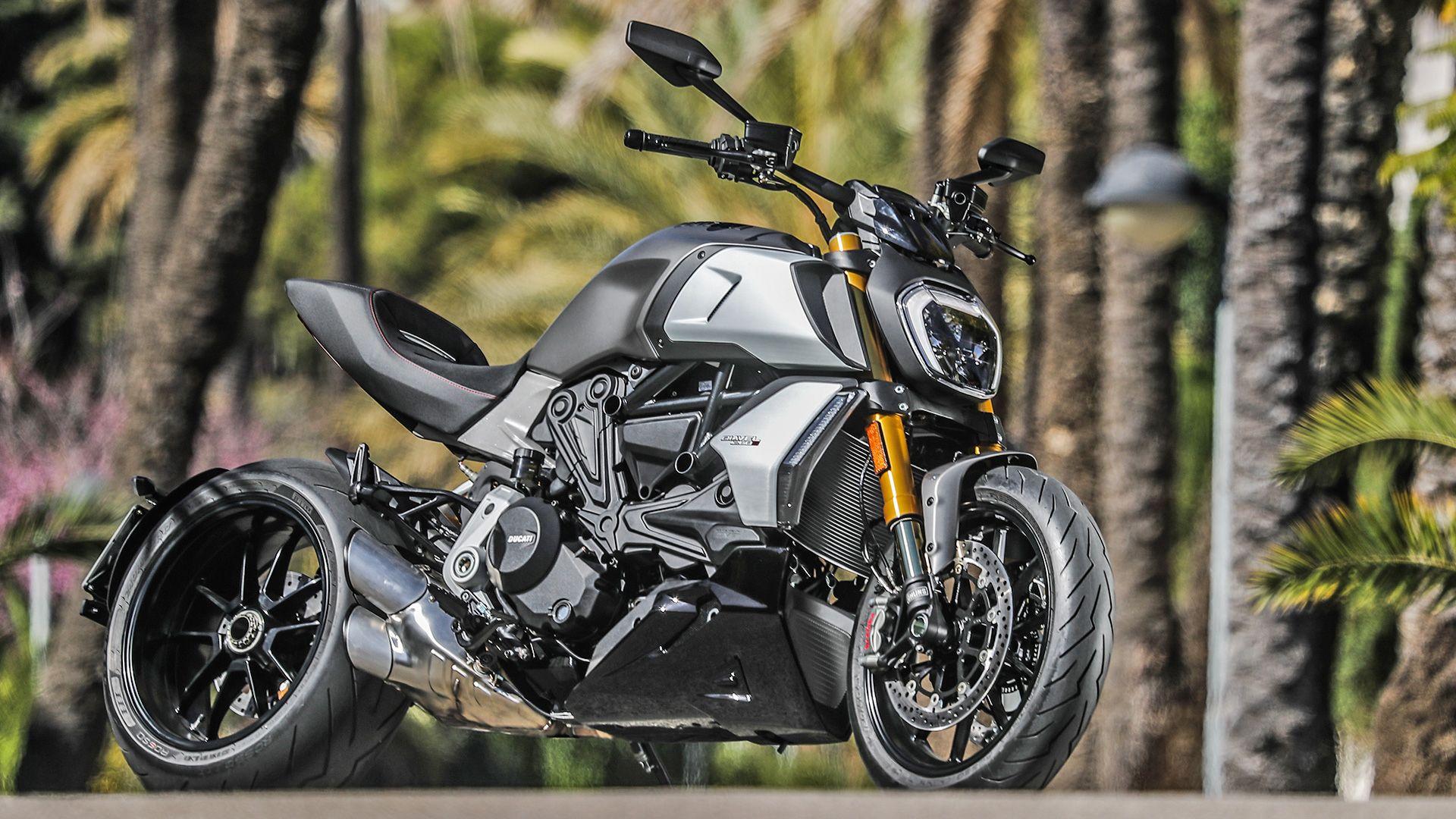 Ducati Diavel Dark