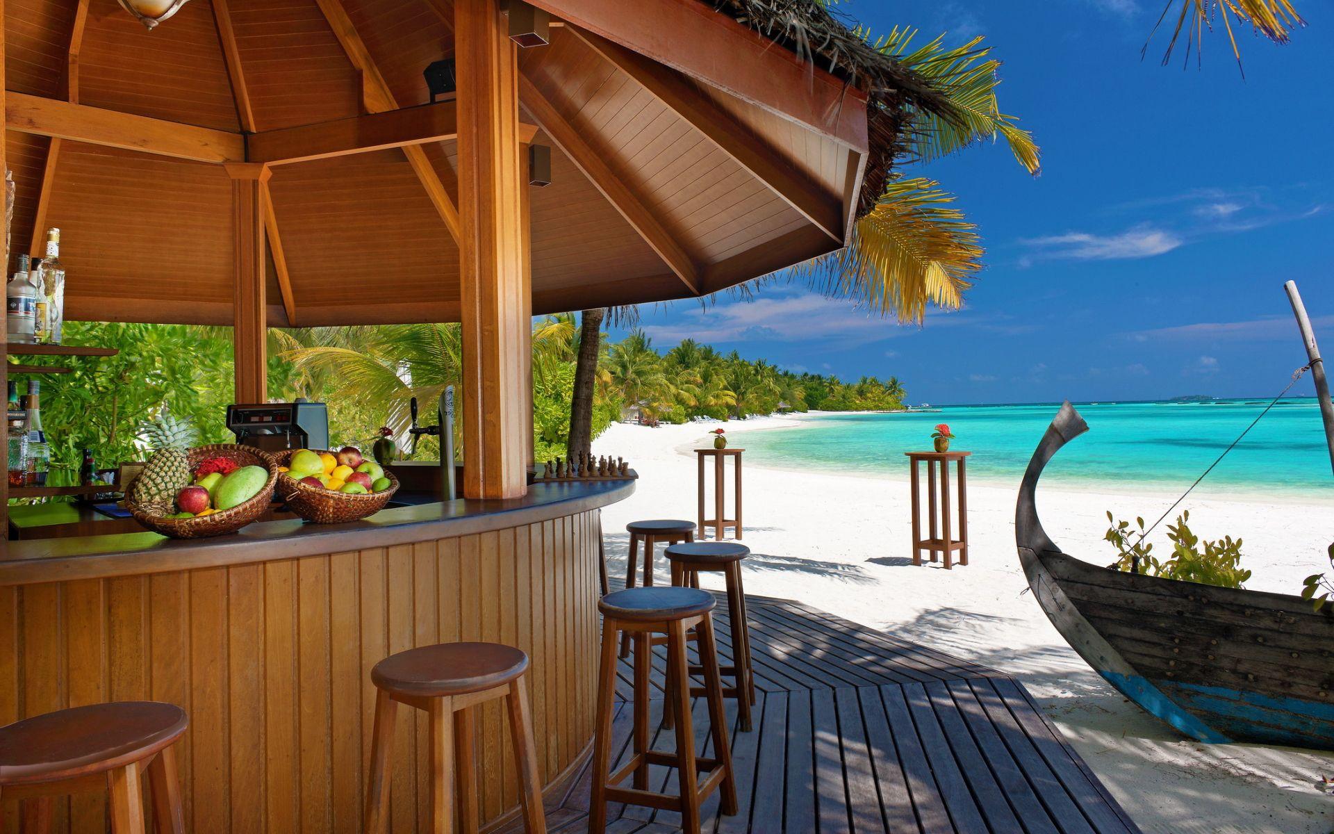 1920x1200 Tiki Bar Wallpaper