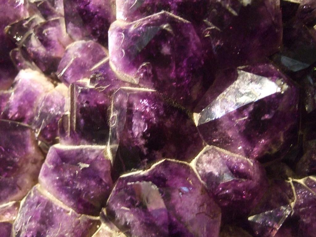 1024x768 Amethyst Wallpaper