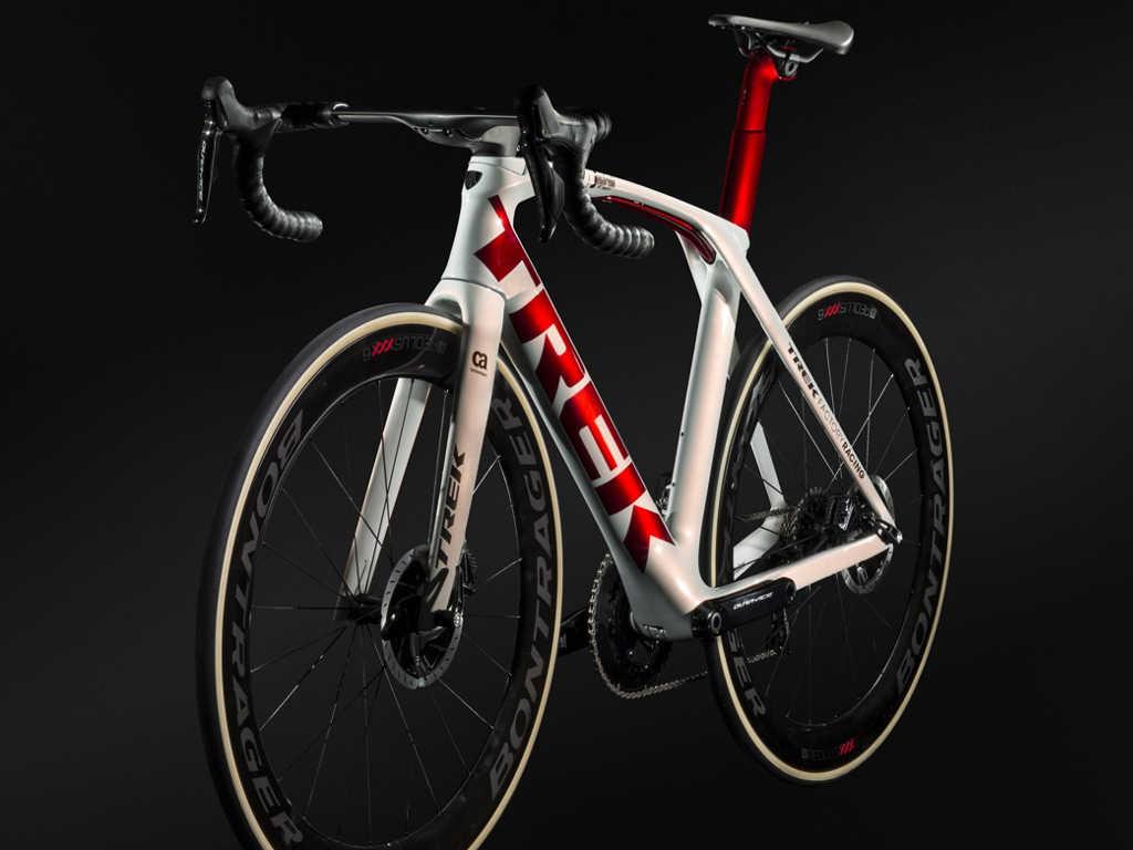 1024x768 P1_Madone_ICON_Team_non_drive_side_detail