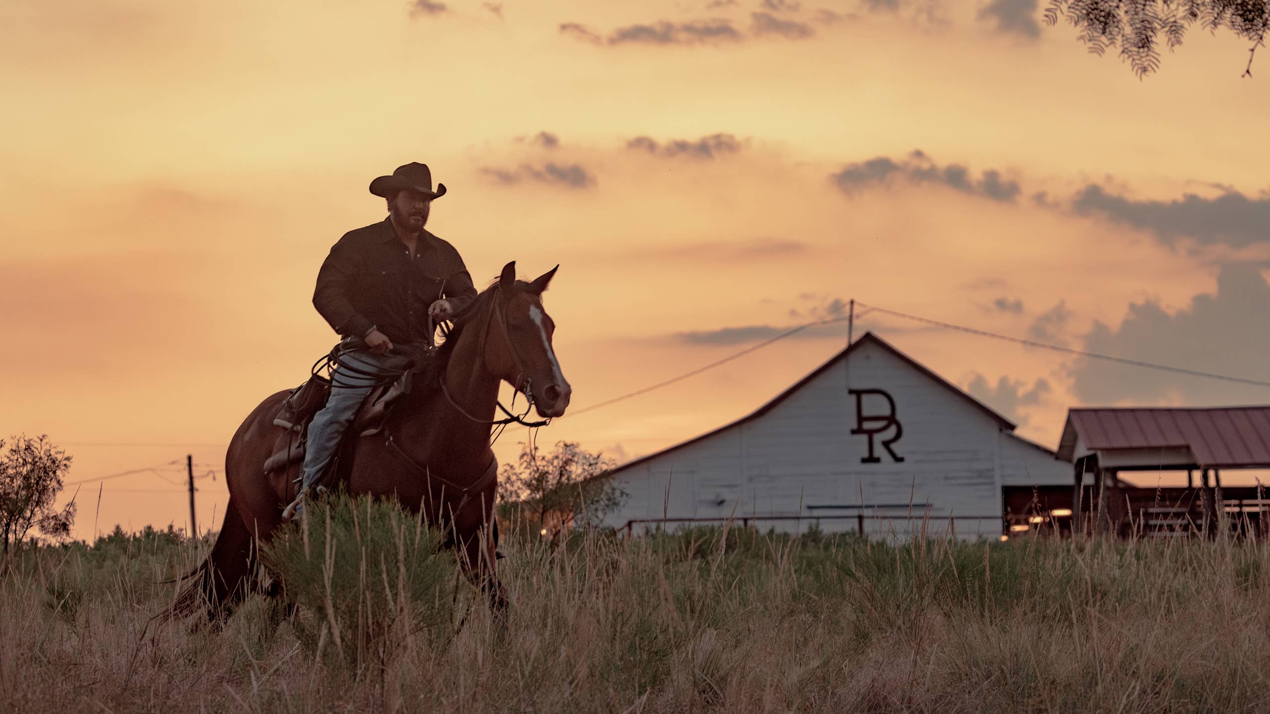 2560x1440 Yellowstone' Spinoff Reveals Explosive New Plot in 'Dutton Ranch''s Journal