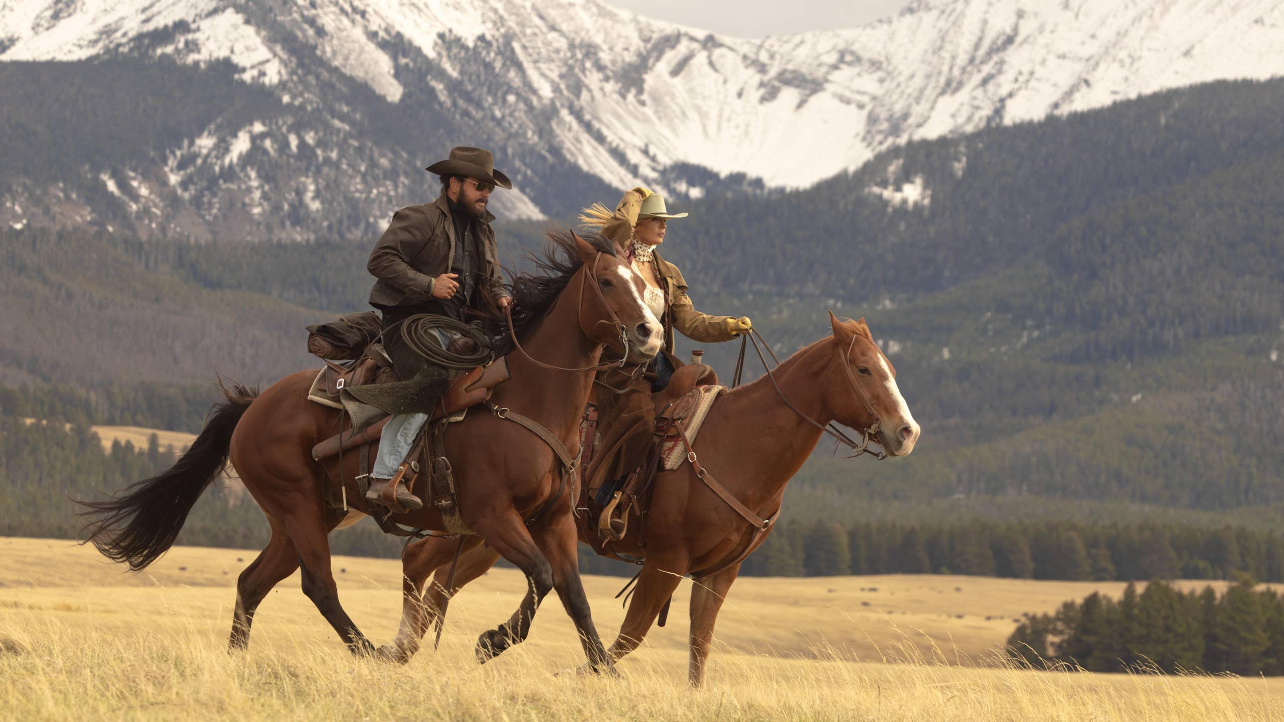 2560x1440 Dutton Ranch' Trailer: Paramount+ Unveils Release Date For Beth Rip 'Yellowstone' Spin Off