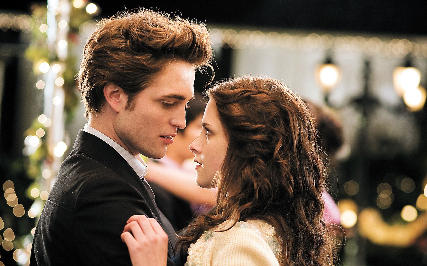 1680x1050 Download Edward Cullen Bella Swan Dance, Edward, Cullen, Bella, Swan, Dance Wallpaper in 1680x1050 Resolution