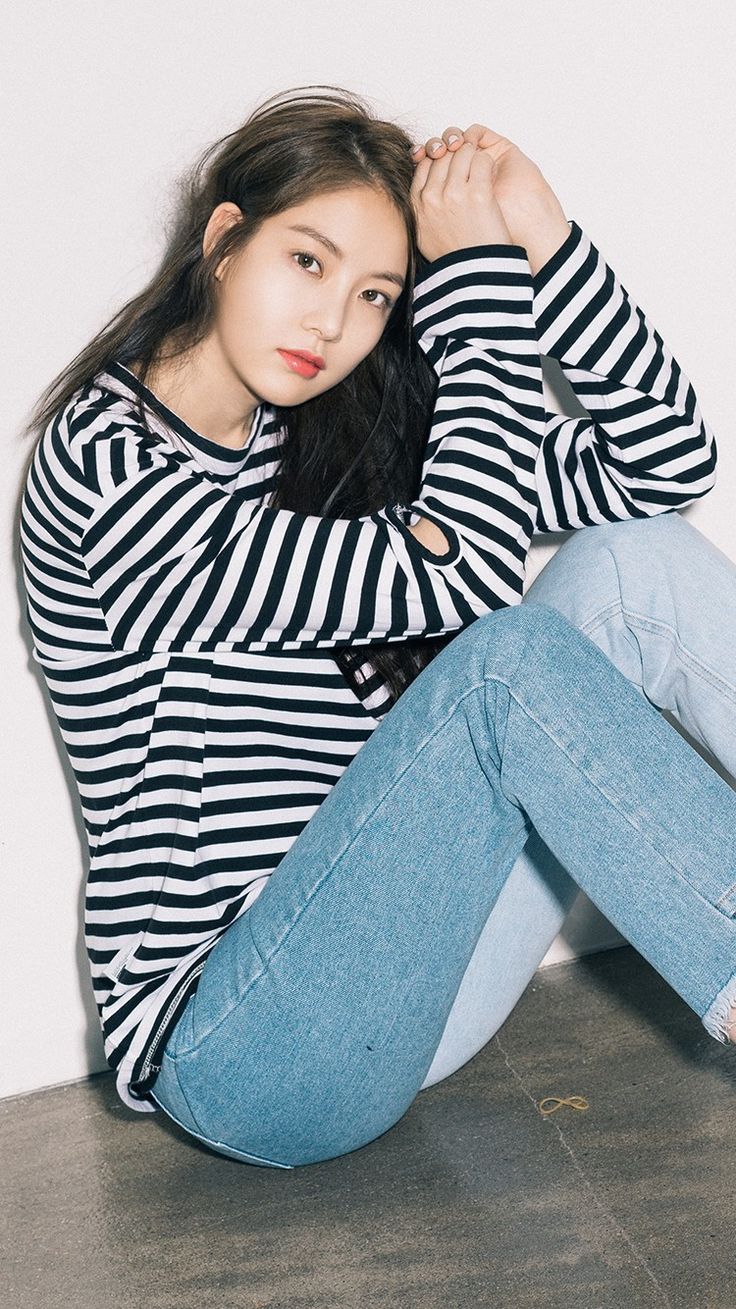 736x1309 Gong Seung Yeon