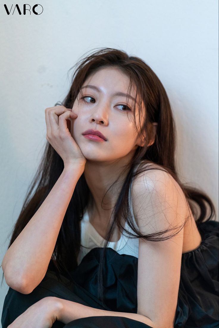 736x1102 Gong Seung Yeon 2022