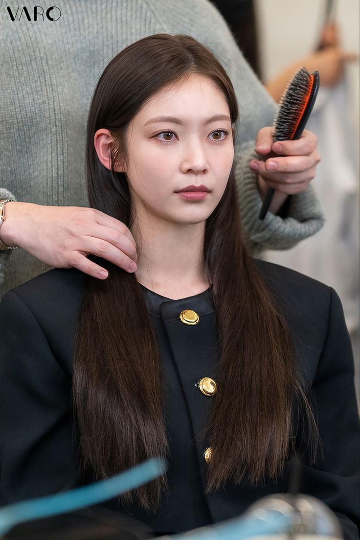 736x1104 Gong Seung Yeon 2022