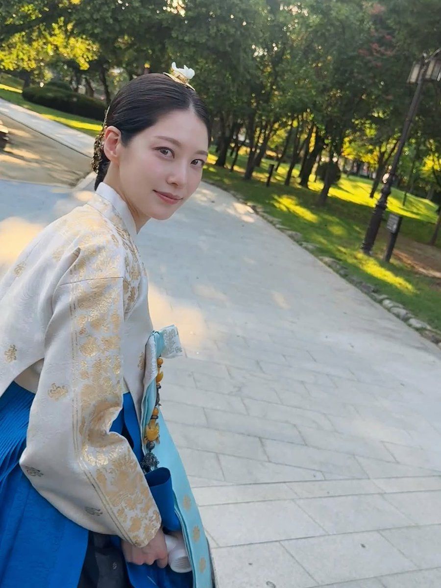 900x1200 Gong Seung Yeon Instagram
