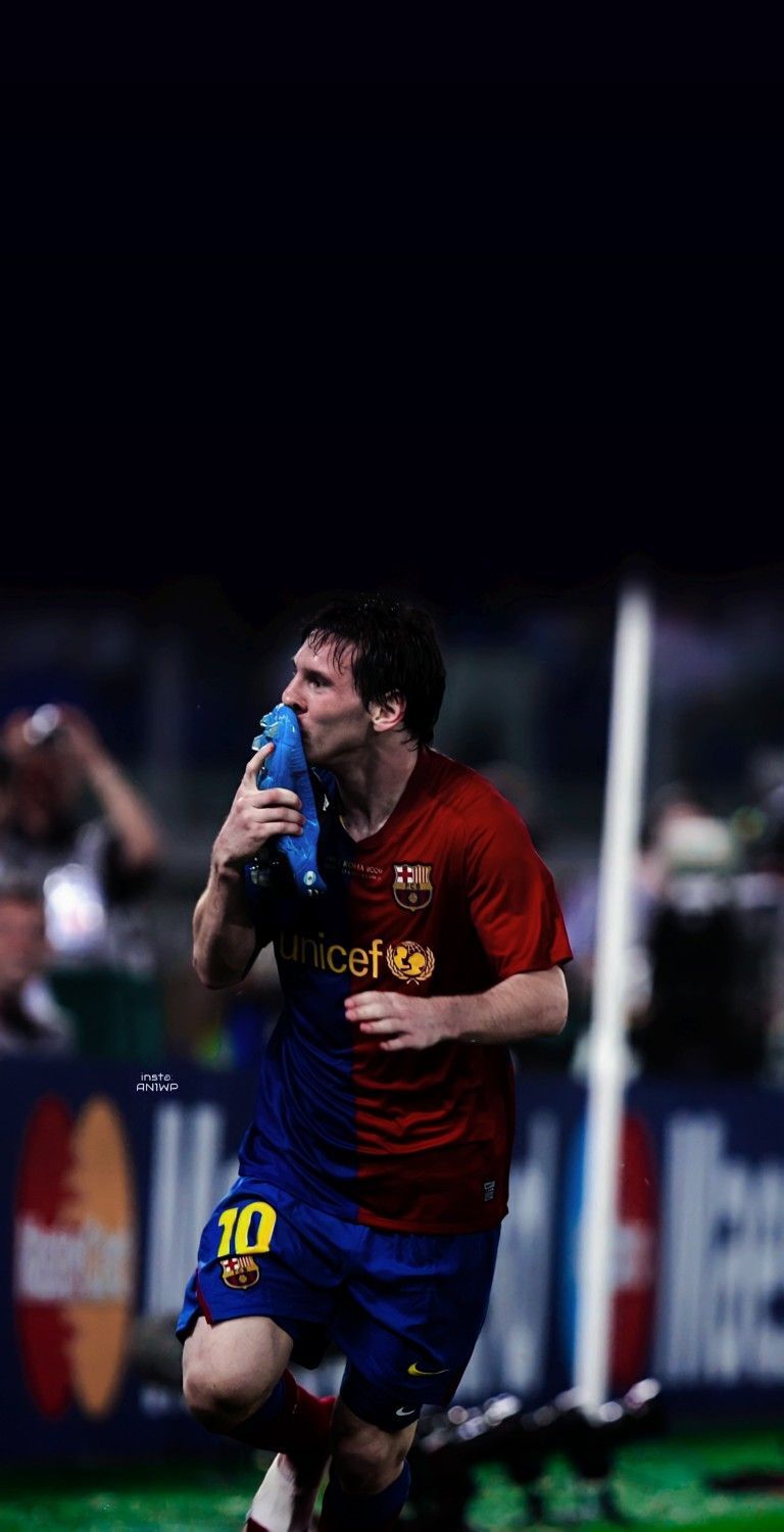 768x1500 Lionel Messi Celebration Wallpaper