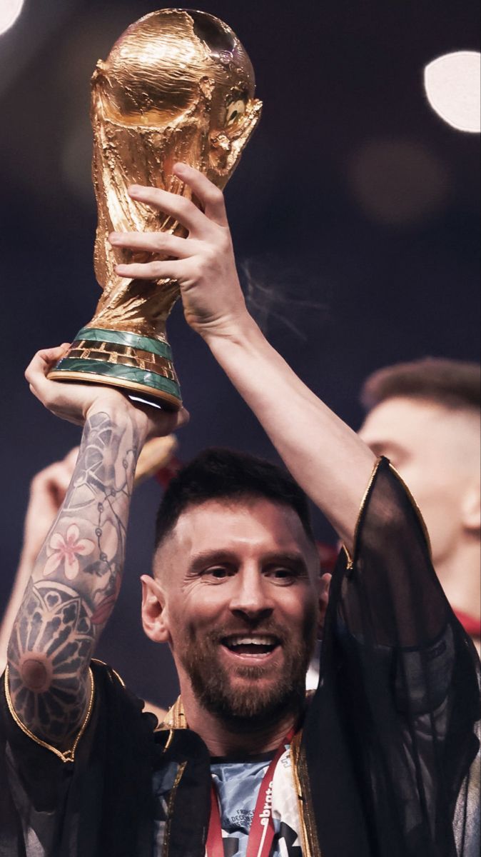674x1200 Leo Messi