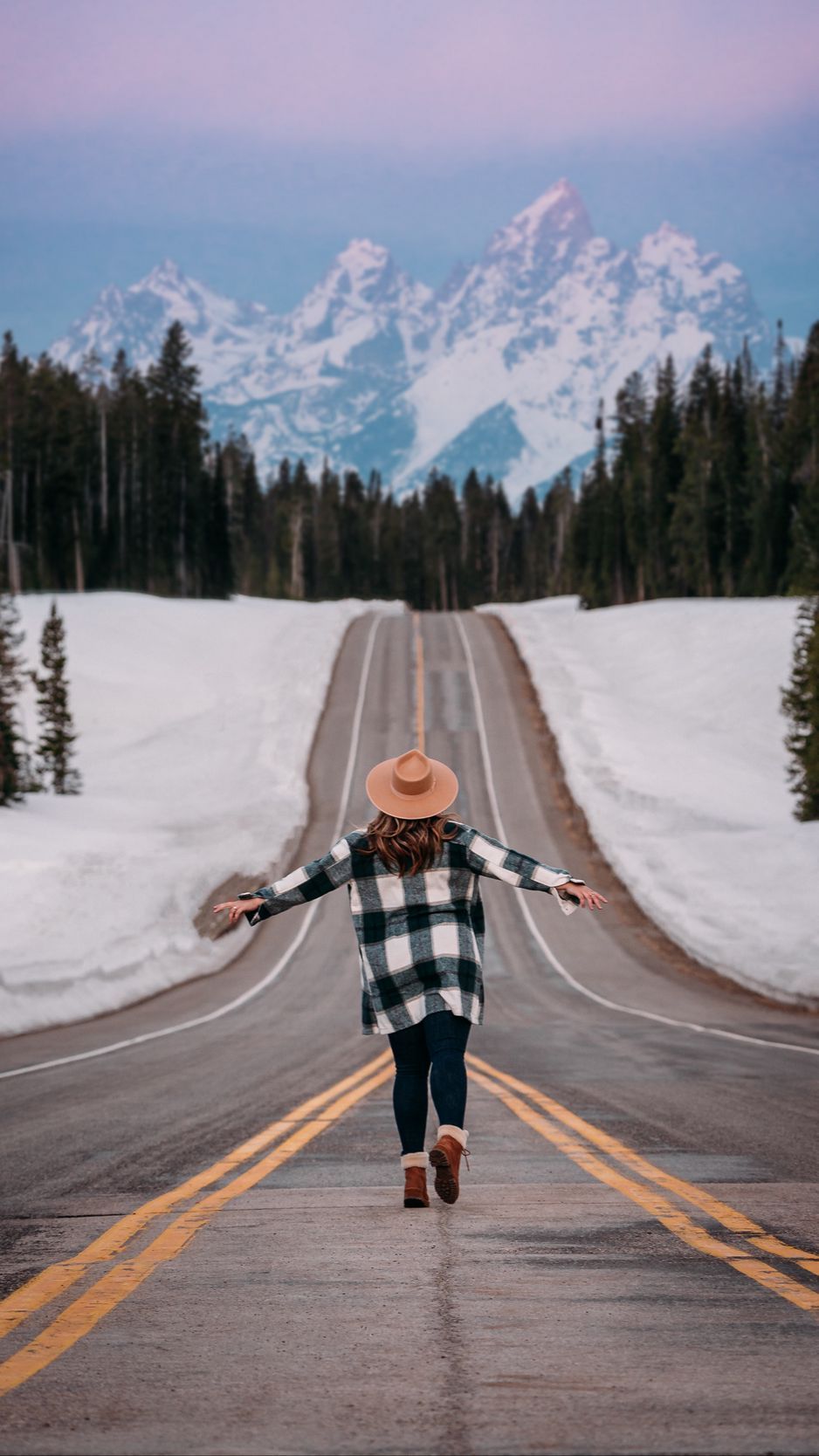 938x1668 Download Wallpaper 938x1668 Girl, Alone, Freedom, Free, Road, Mountains, Snow, Winter Iphone 8 7 6s 6 For Parallax HD Background