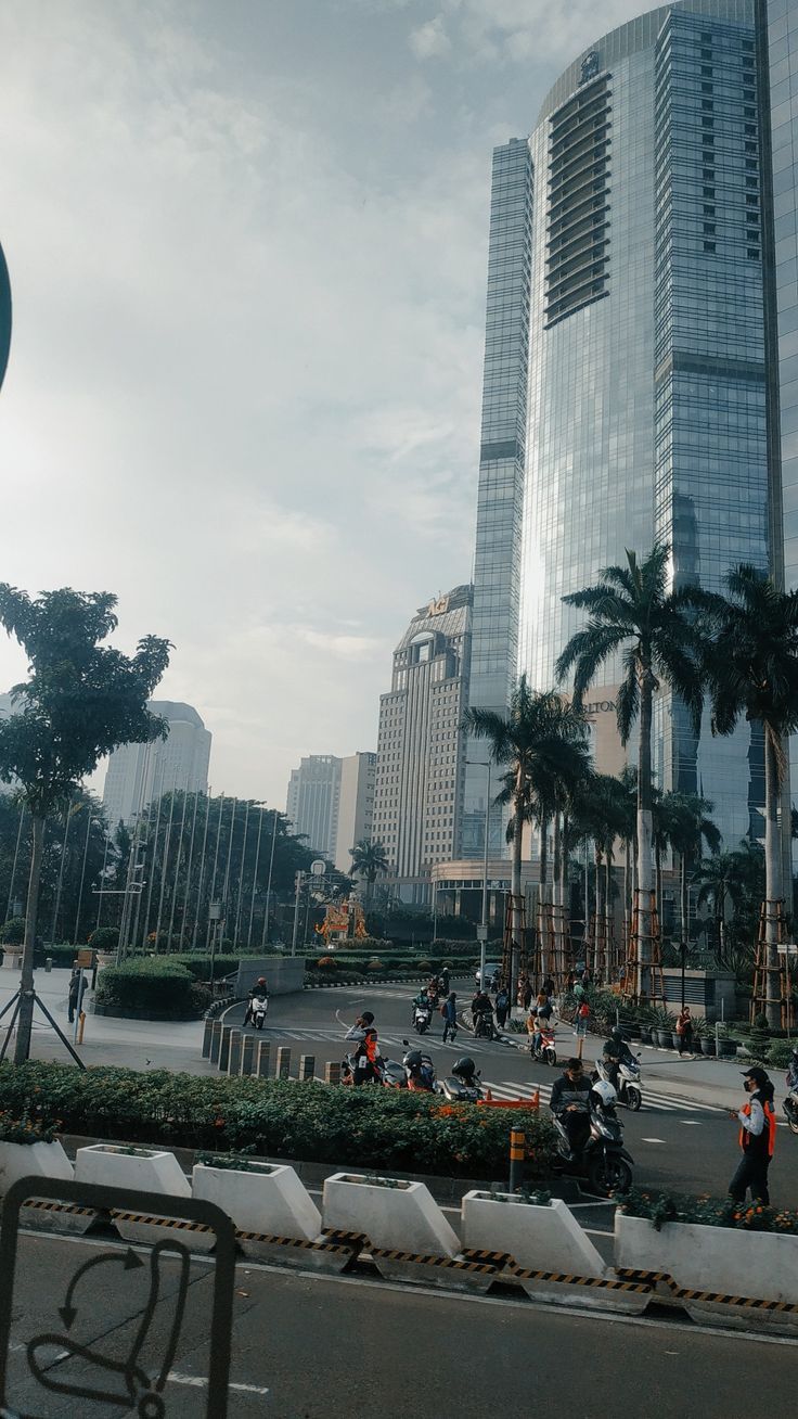 736x1308 Jalan Sudirman Jakarta Pusat