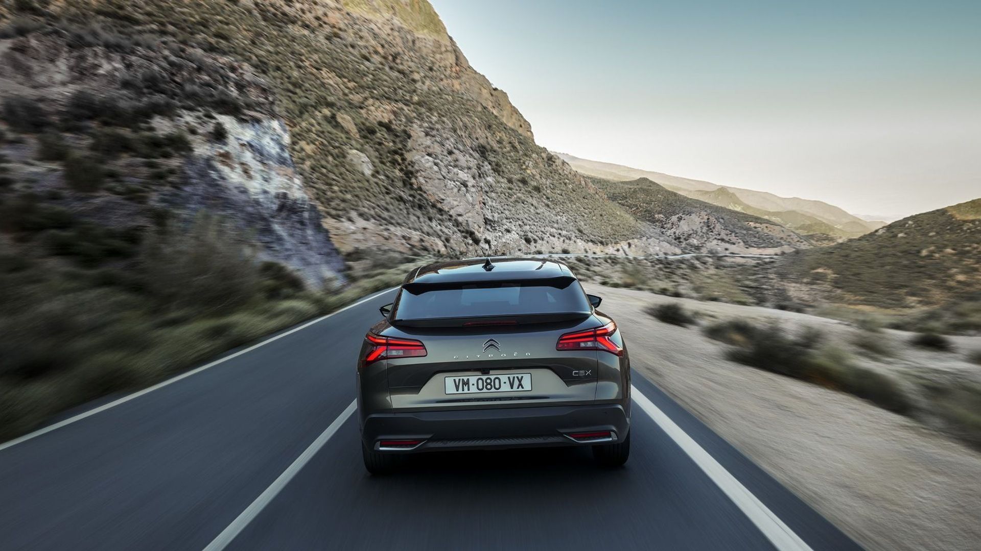 1920x1080 Citroen C5 X revealed as French brand's new flagship