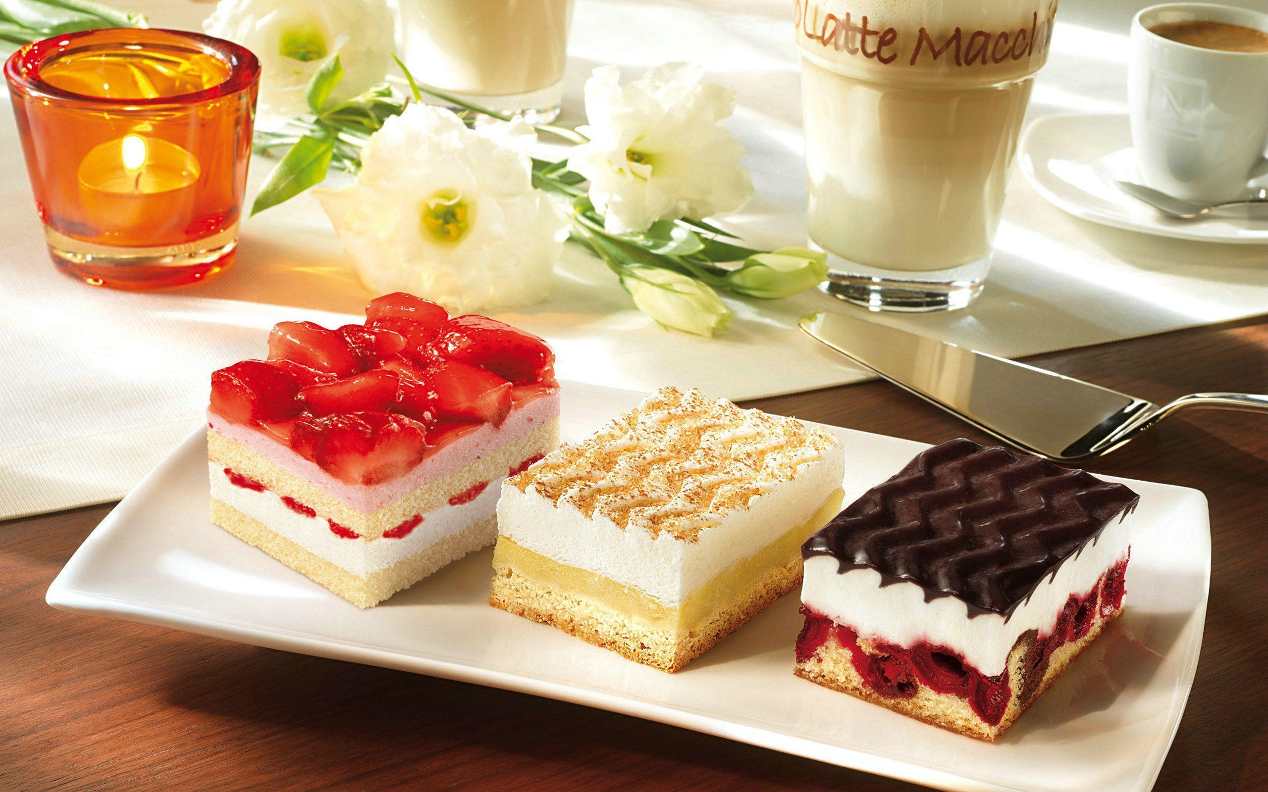 2560x1600 Dessert Wallpaper