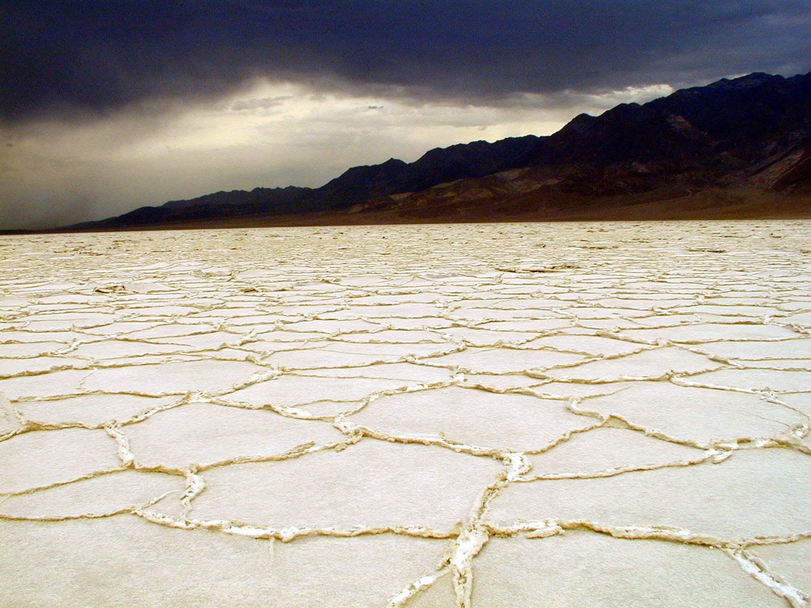 1600x1200 Death Valley National Park (U.S. National Park Service)