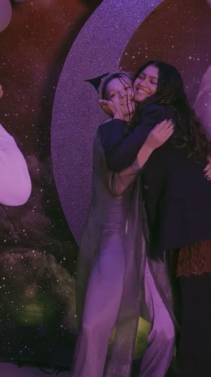 673x1200 Euphoria Aesthetic Wallpaper Rue and JULES