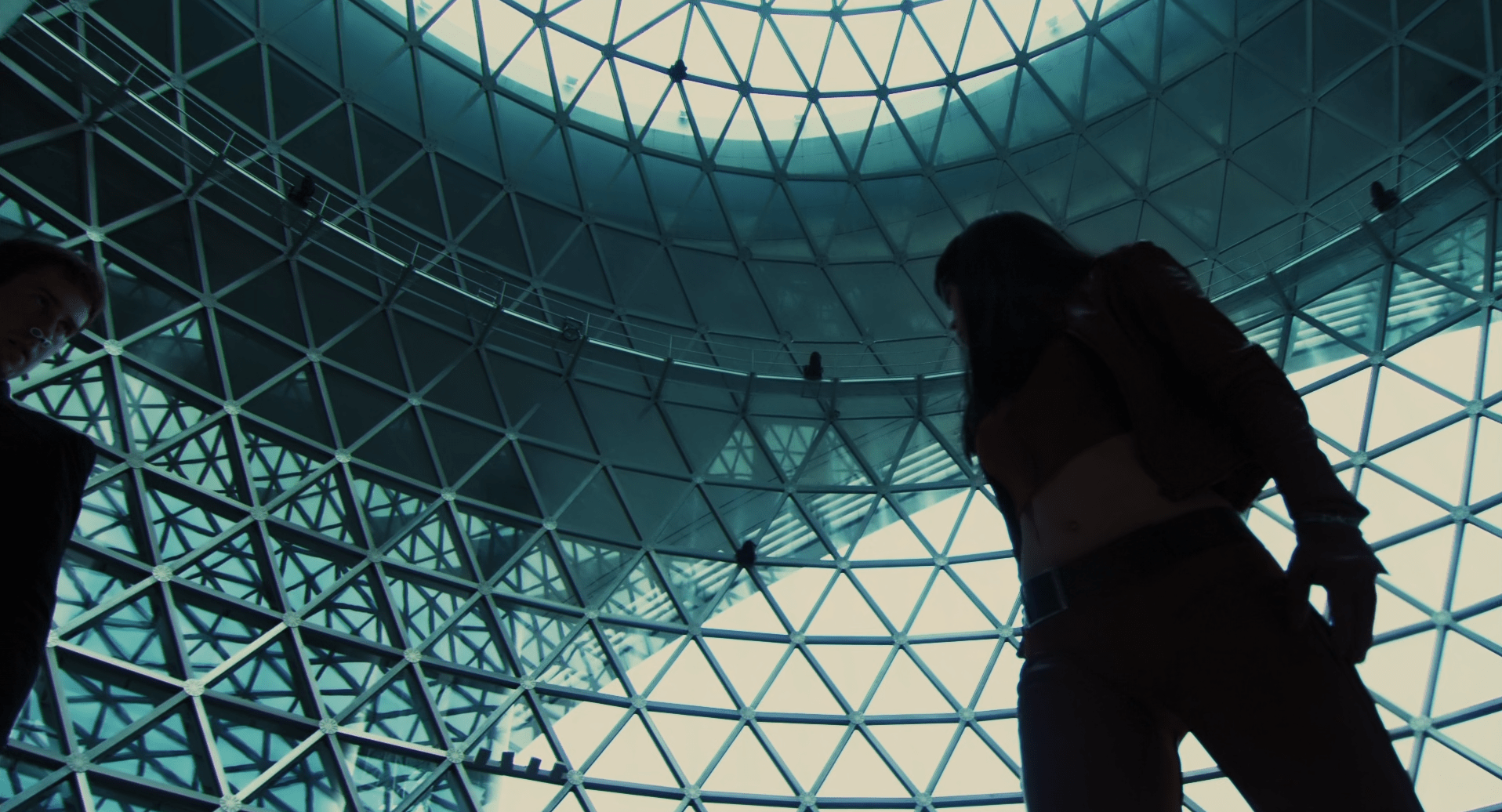 1916x1036 Ultraviolet (2006) gives me Gen X Soft Club/ Y2K Futurism vibes!!