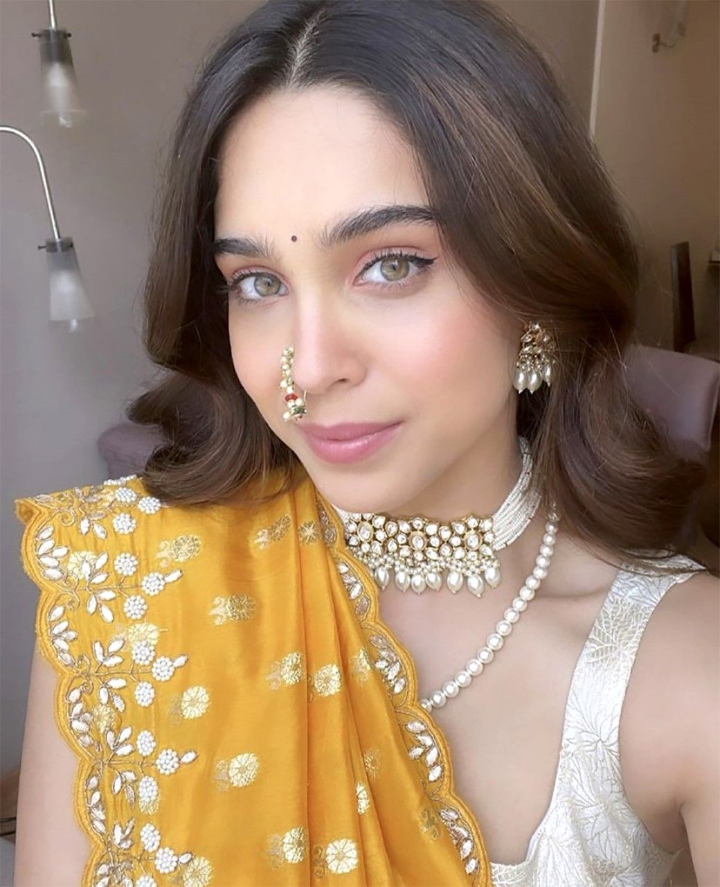 1040x1280 Sharvari Wagh mesmerises in vibrant yellow saree, adding a touch of brightness and cheer to the Maharashtra Day : Bollywood News