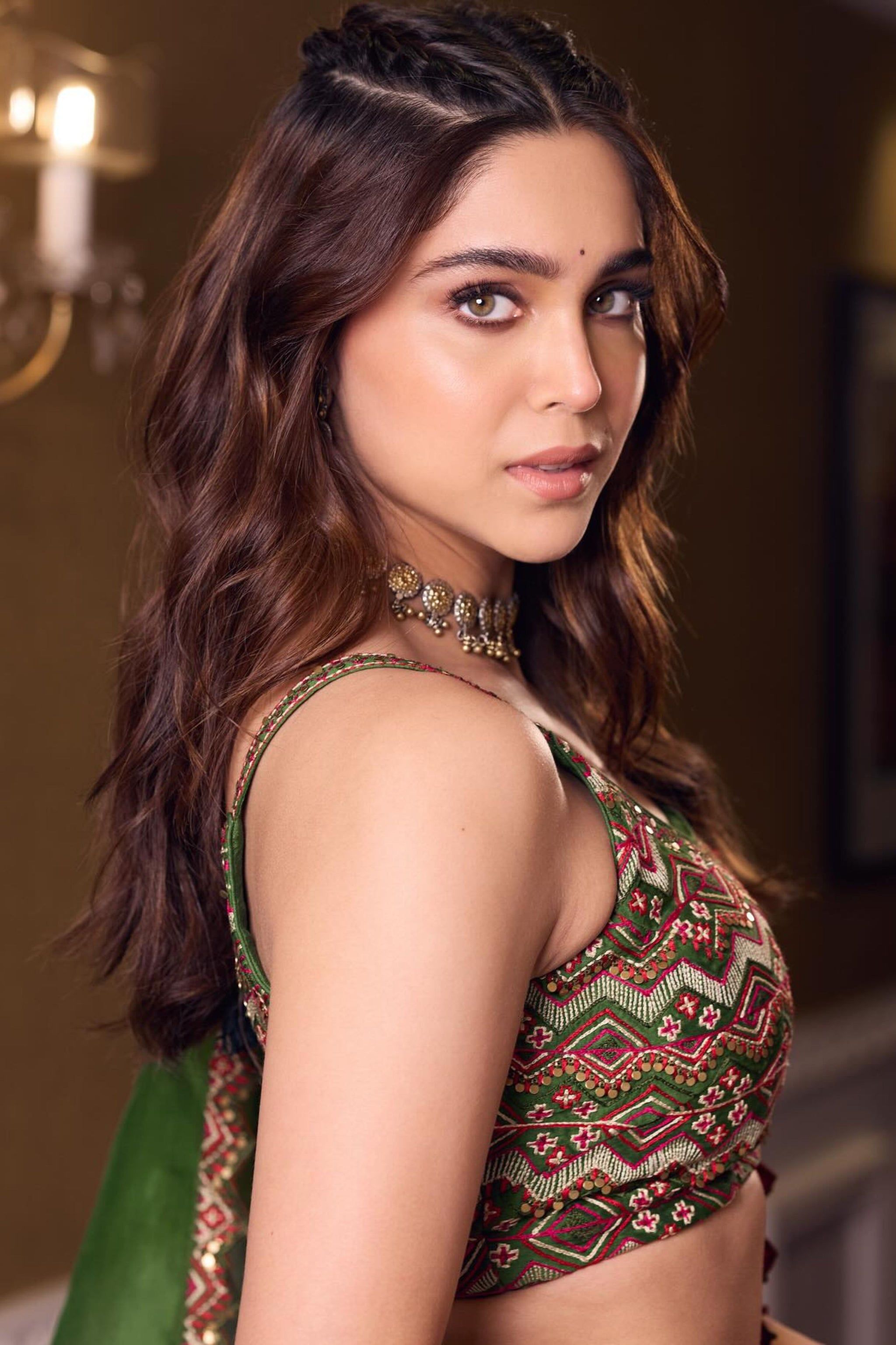 2048x3072 Sharvari Wagh in Punit Balana