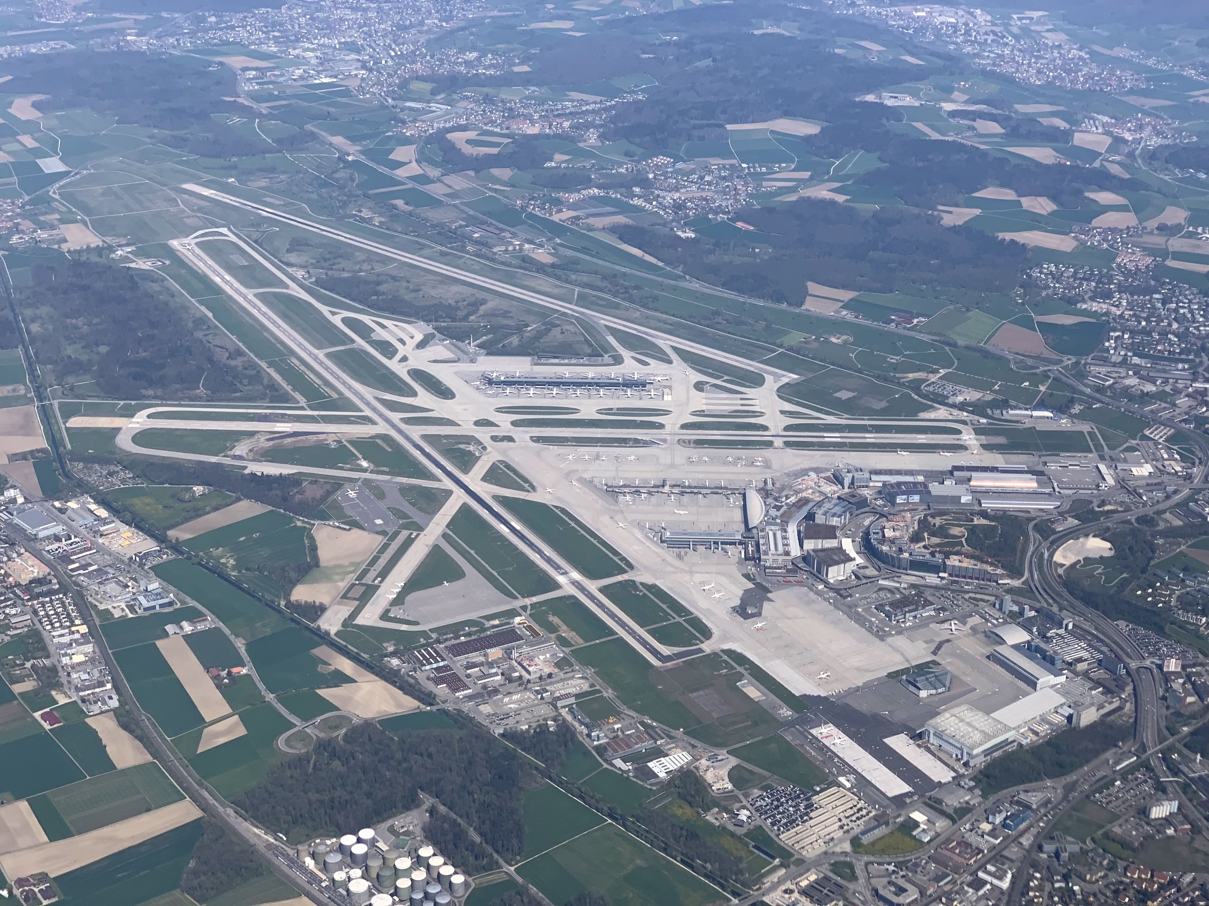 4032x3024 Zurich Airport